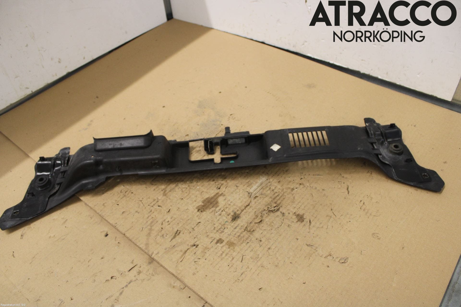 Volvo S40 04-07 Täckplast Front