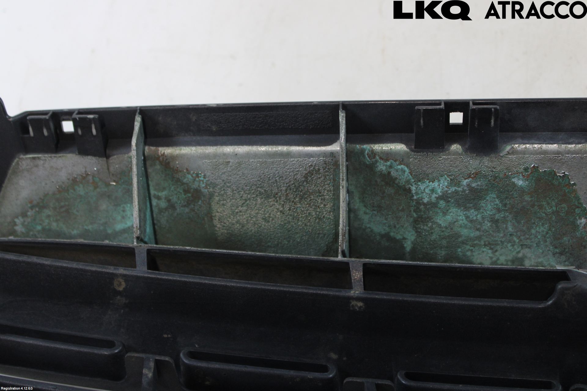 Subaru LEGACY    04-06 Grill Komp