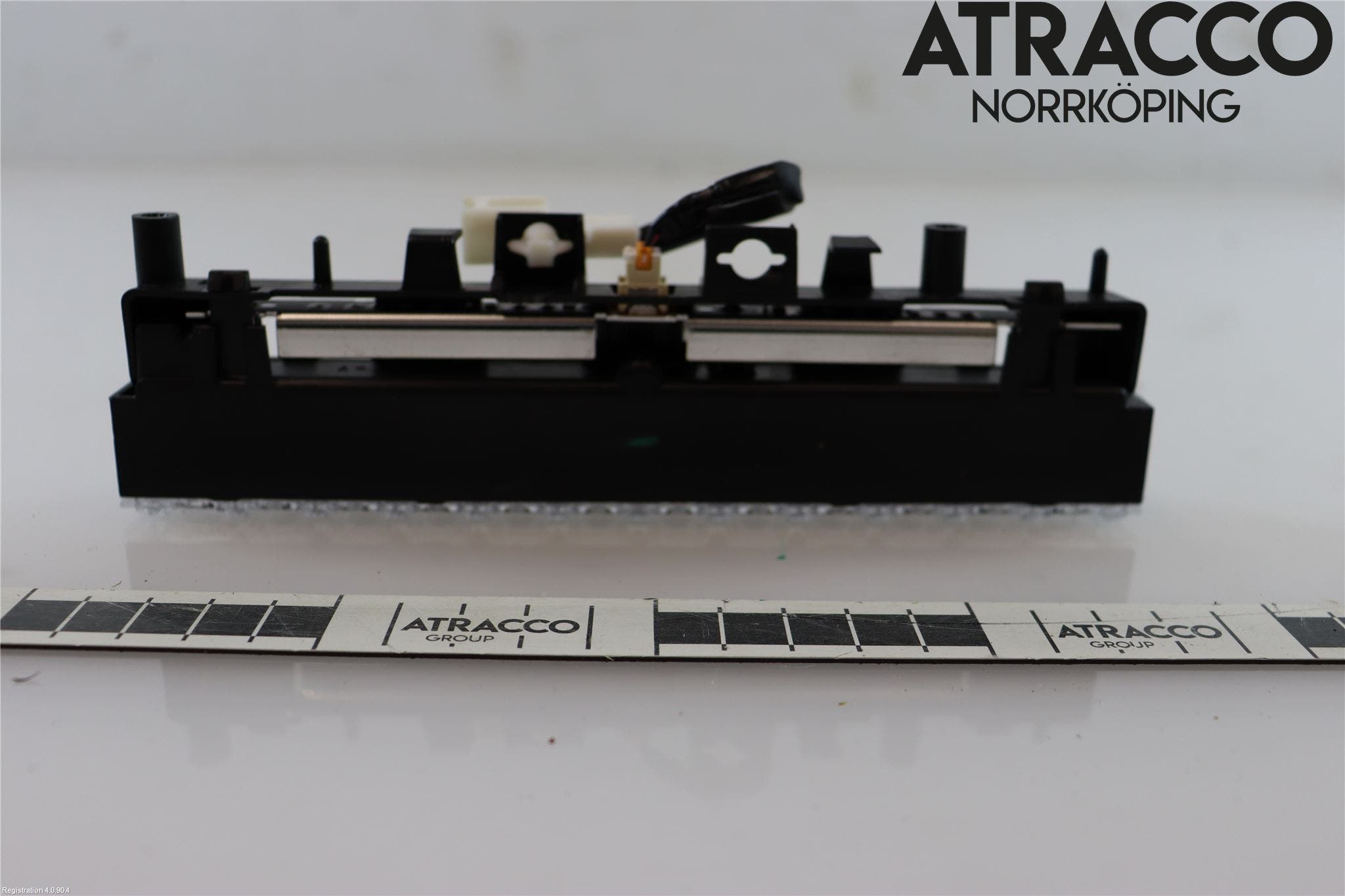 Toyota YARIS XP21 20- Bromsljus Bakruta