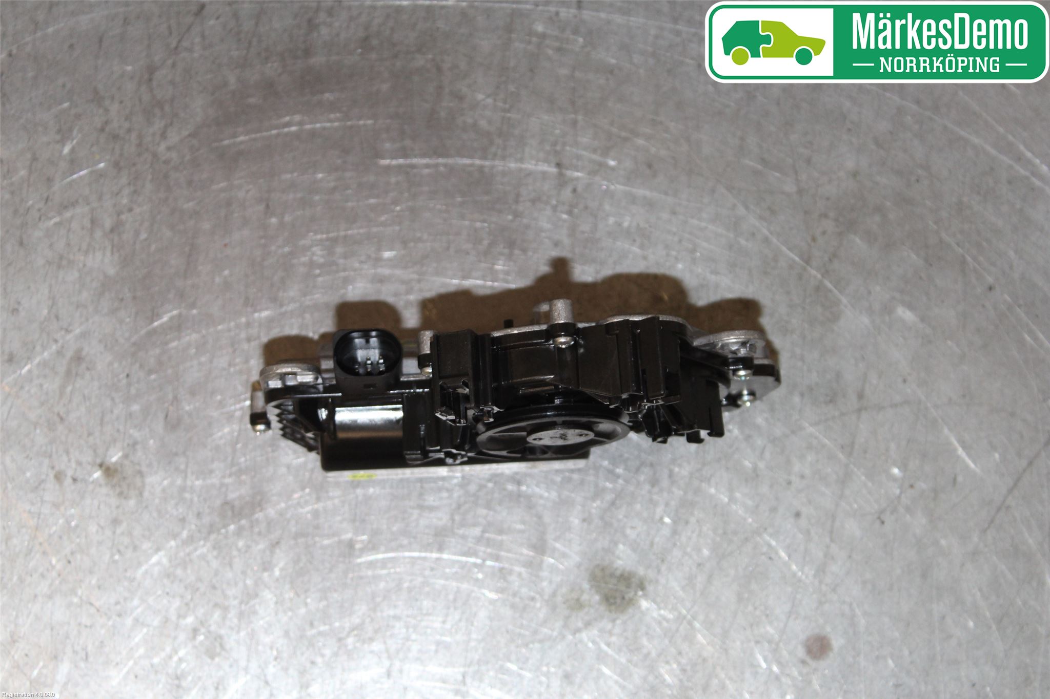 Volkswagen VW PASSAT 15-19 Bakluckeöppnare Automatisk