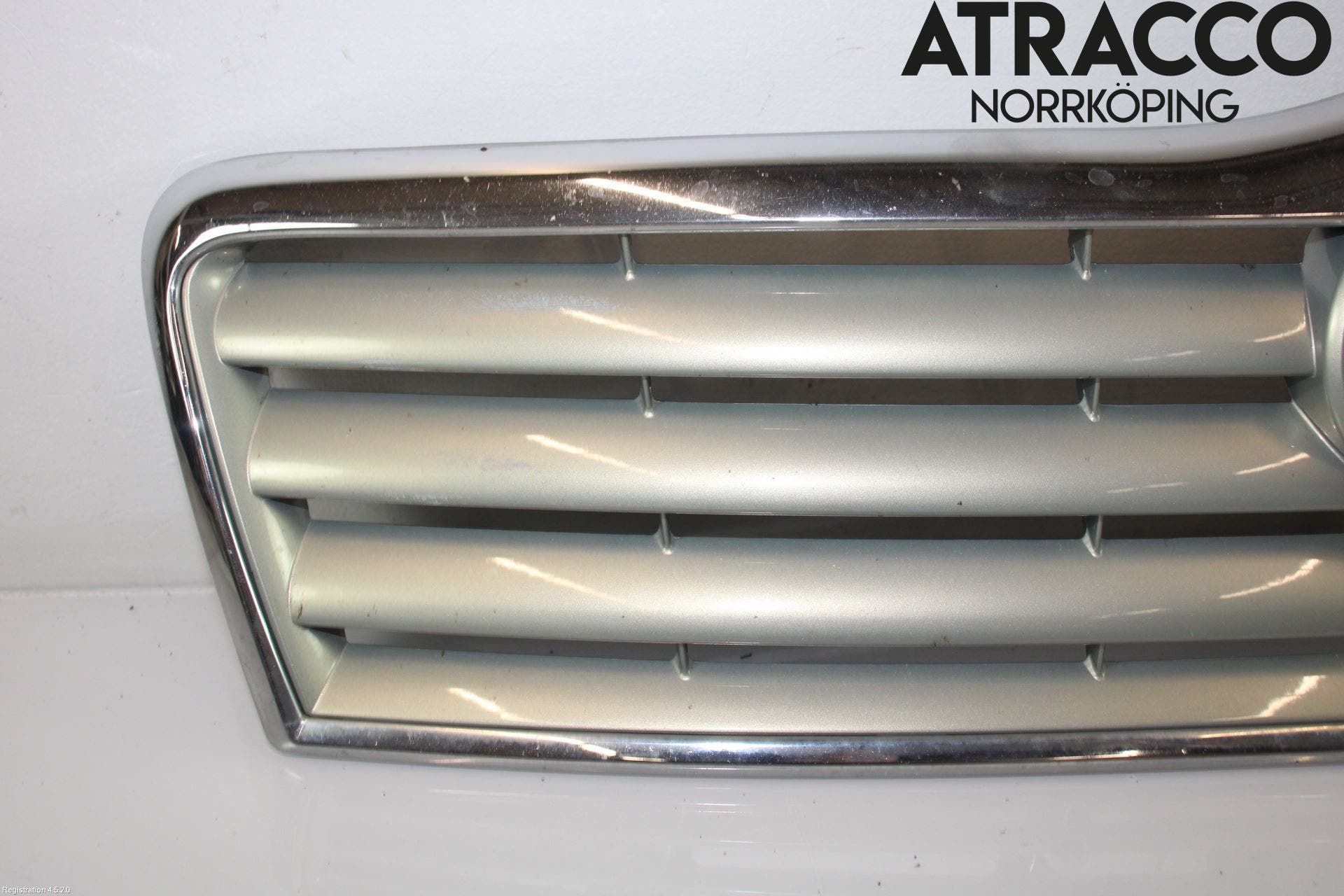 Toyota AVENSIS 03-06 Grill Komp