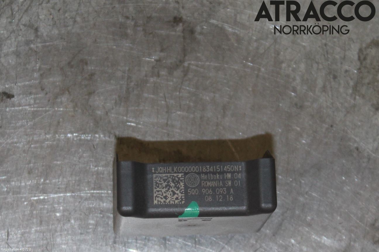 Volkswagen VW POLO VI 18->> Styrenhet Bränslepump