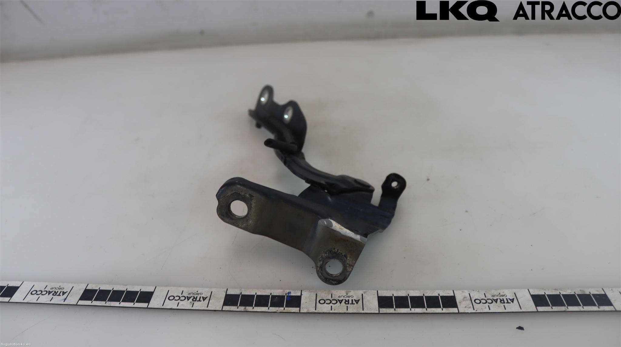 Kia CEED 06-12 Huvgångjärn