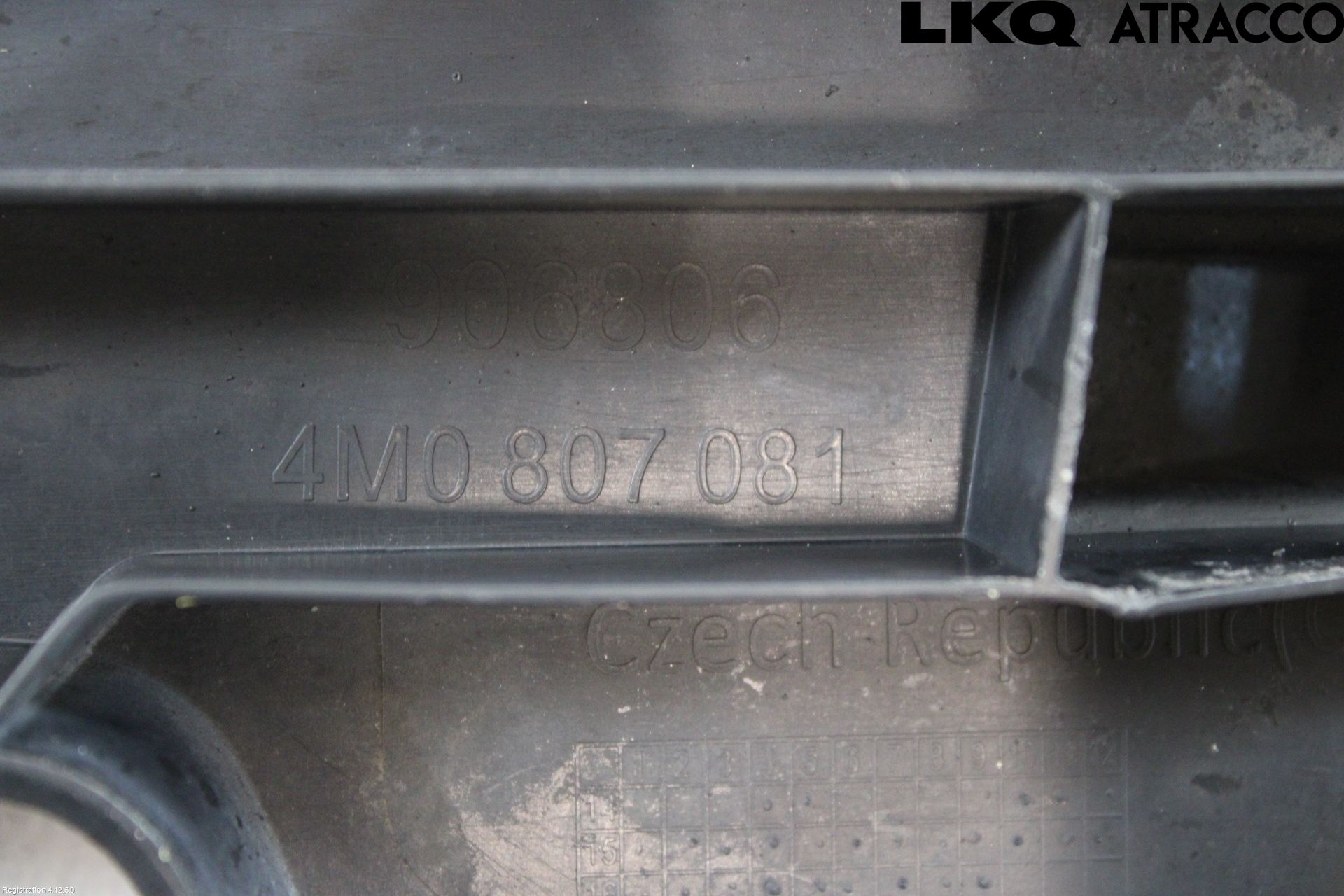 Audi Q7/SQ7 Täckplast Front