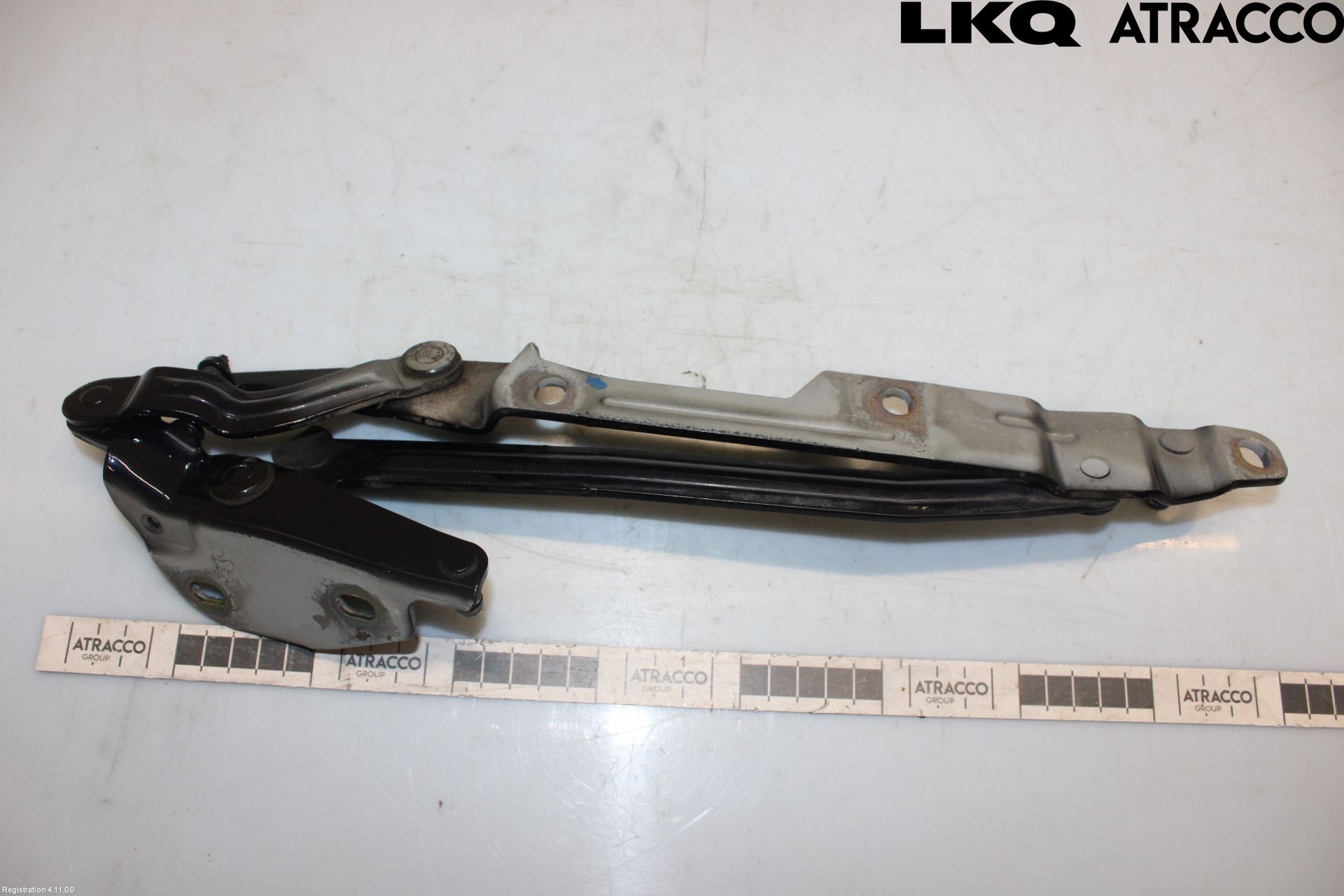 Audi A8/S8 4D 94-02 Bakluckegångjärn Hö