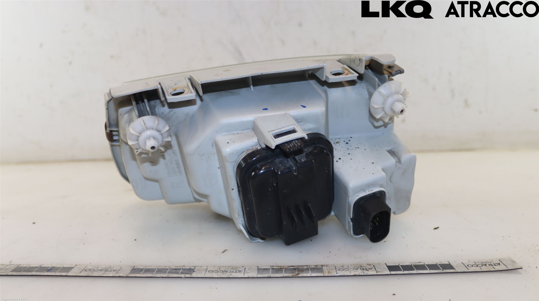 Volkswagen VW POLO 95-01 Strålkastare Höger