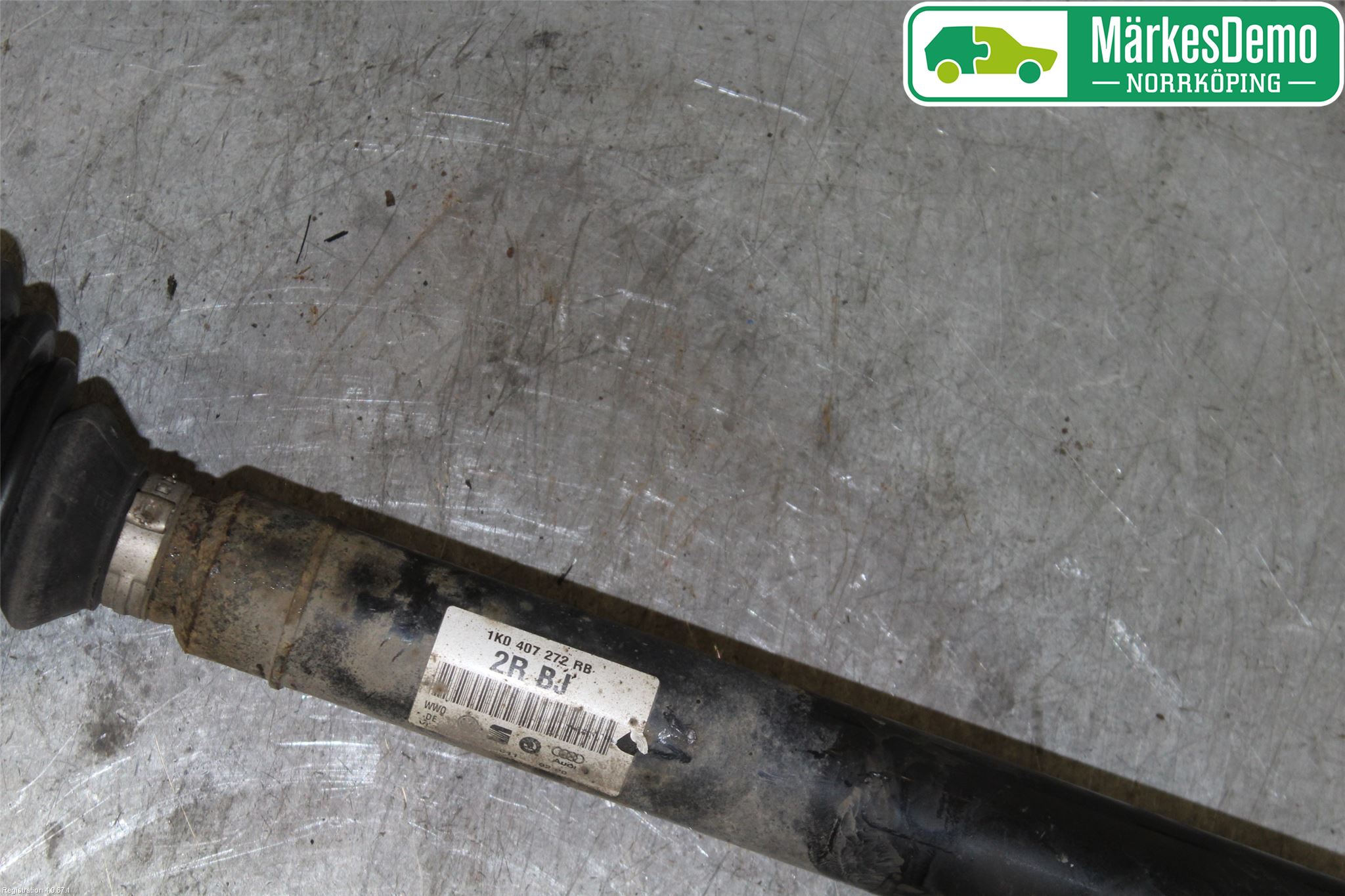 Volkswagen VW PASSAT 11-14 Drivaxel Fram Höger