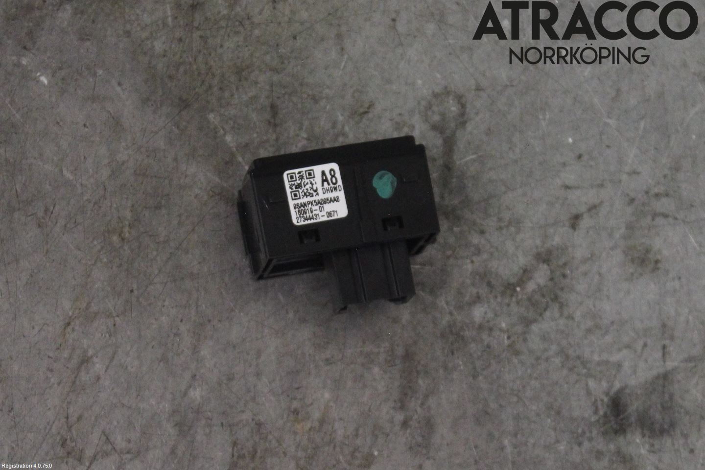 Jaguar F-PACE Strömställare Baklucka