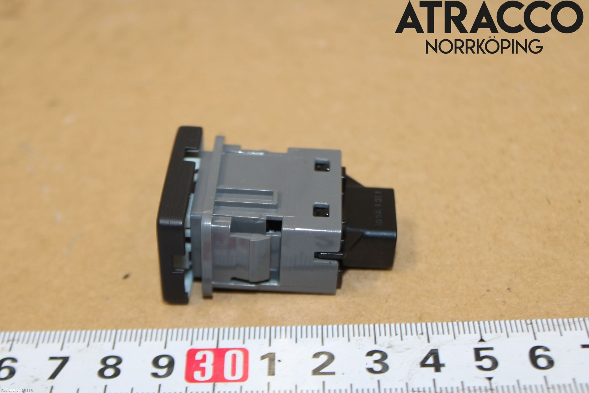 Toyota C-HR 16-23 Strömställare Tanklucka