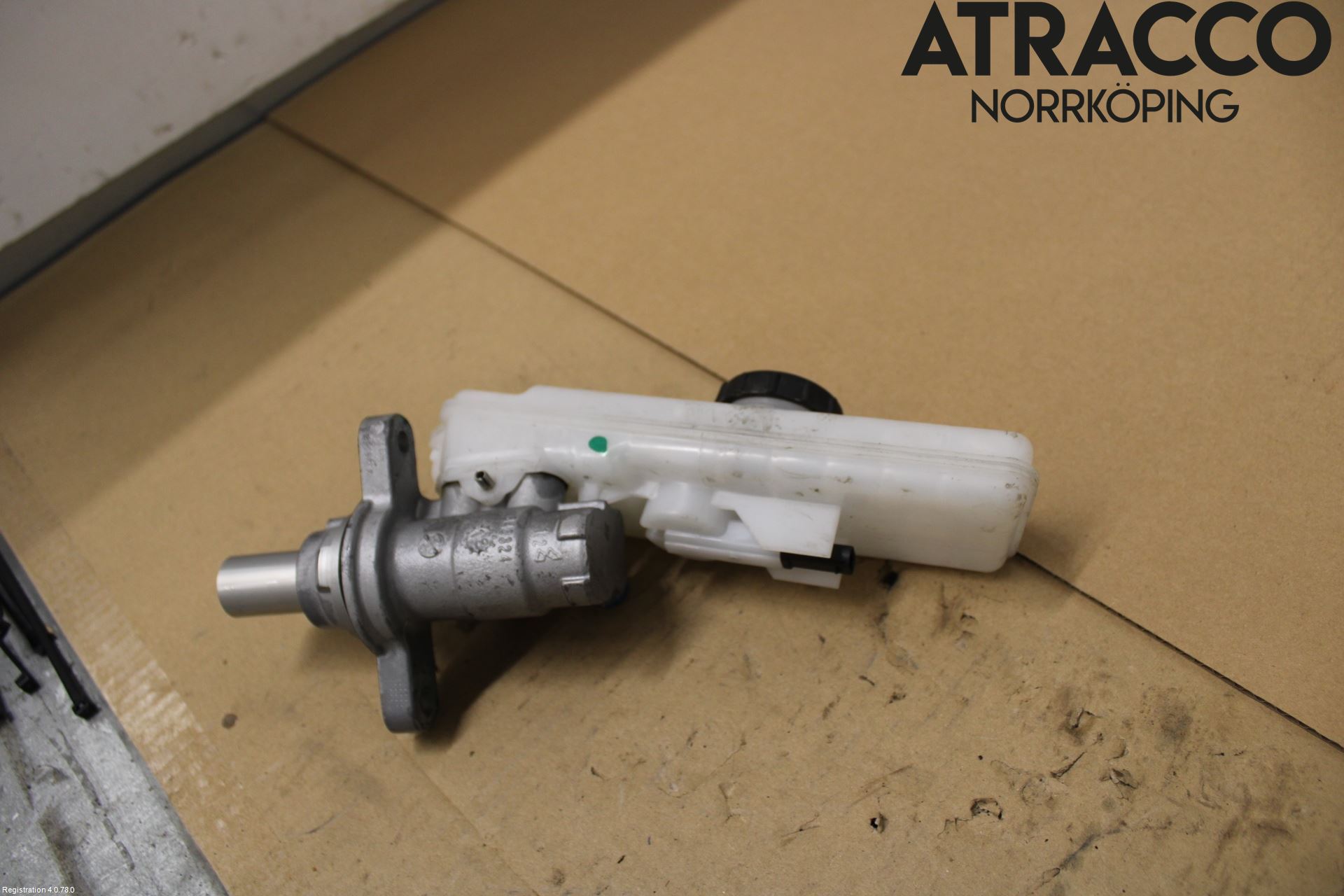 Tesla MODEL 3 17- Broms Huvudcylinder