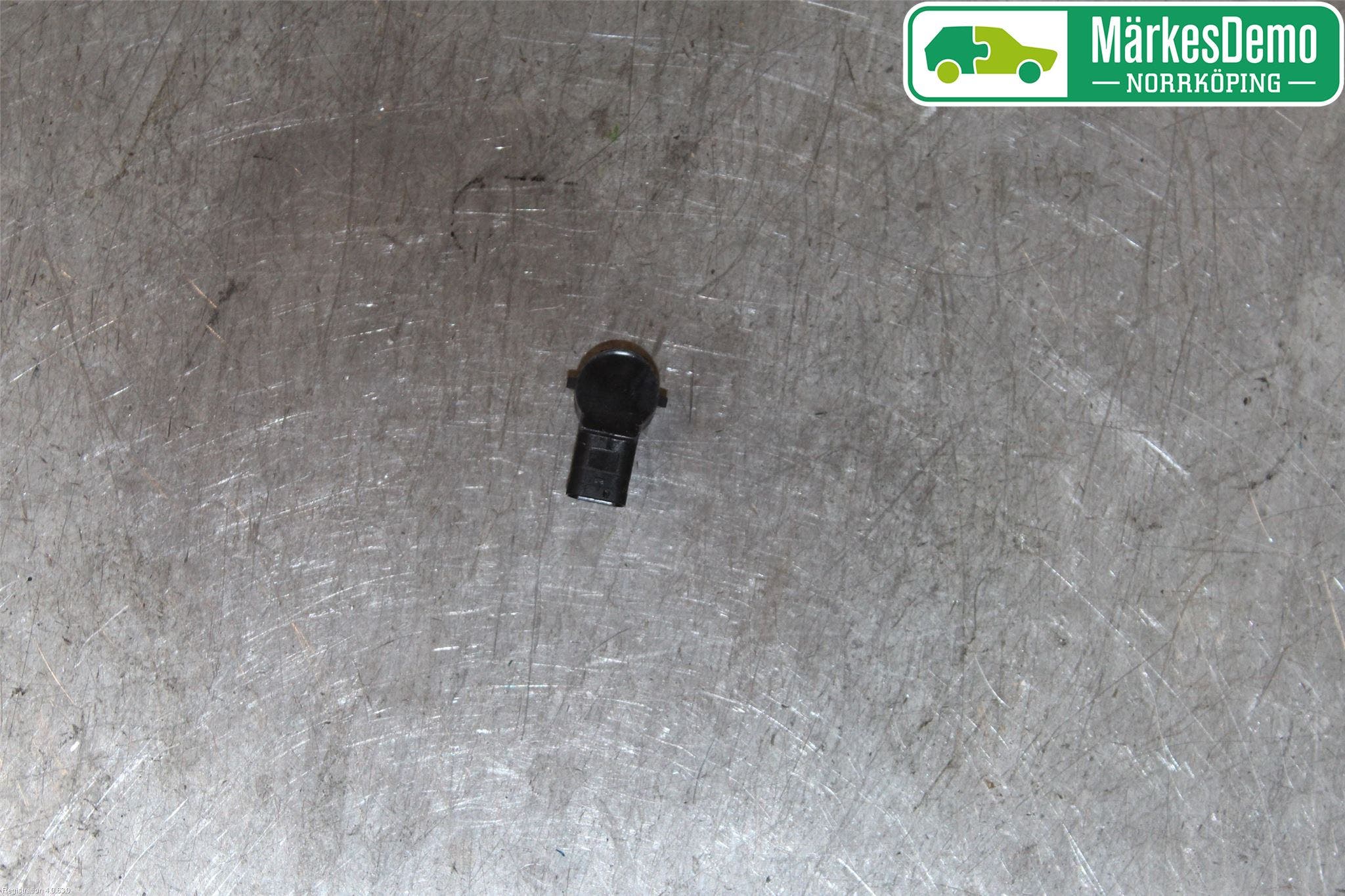 Volkswagen VW GOLF / E-GOLF VII 13-20 Parkeringshjälp Frontsensor