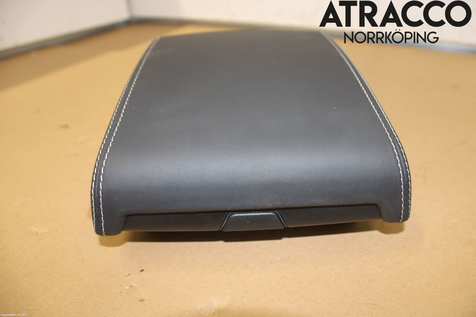 Jaguar I-PACE 18- Inredning Armstöd