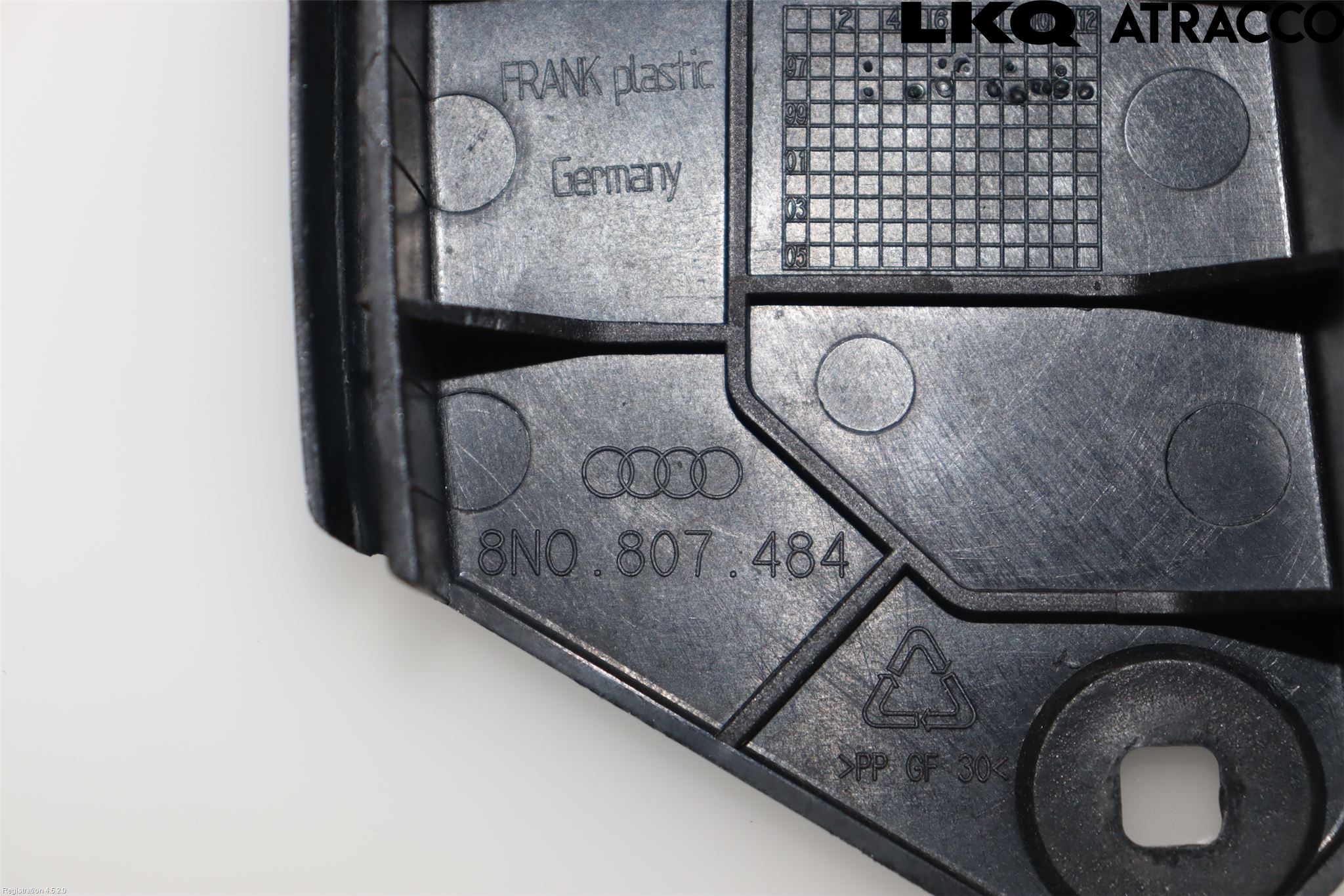 Audi TT 99-06 Stötfångarfäste Bak Hö