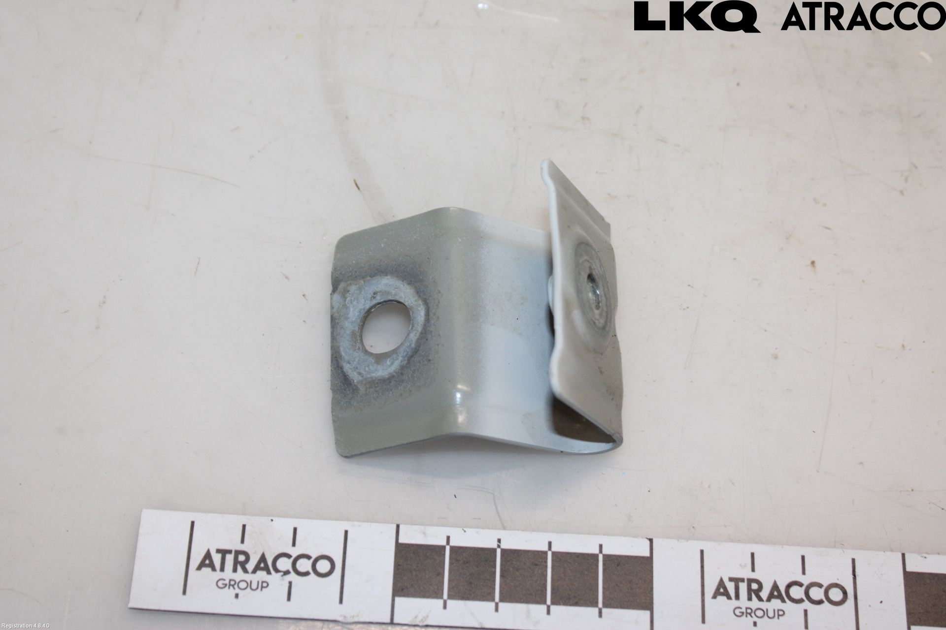 Volkswagen VW GOLF / E-GOLF VIII 20- Skärmfäste Fram Vä