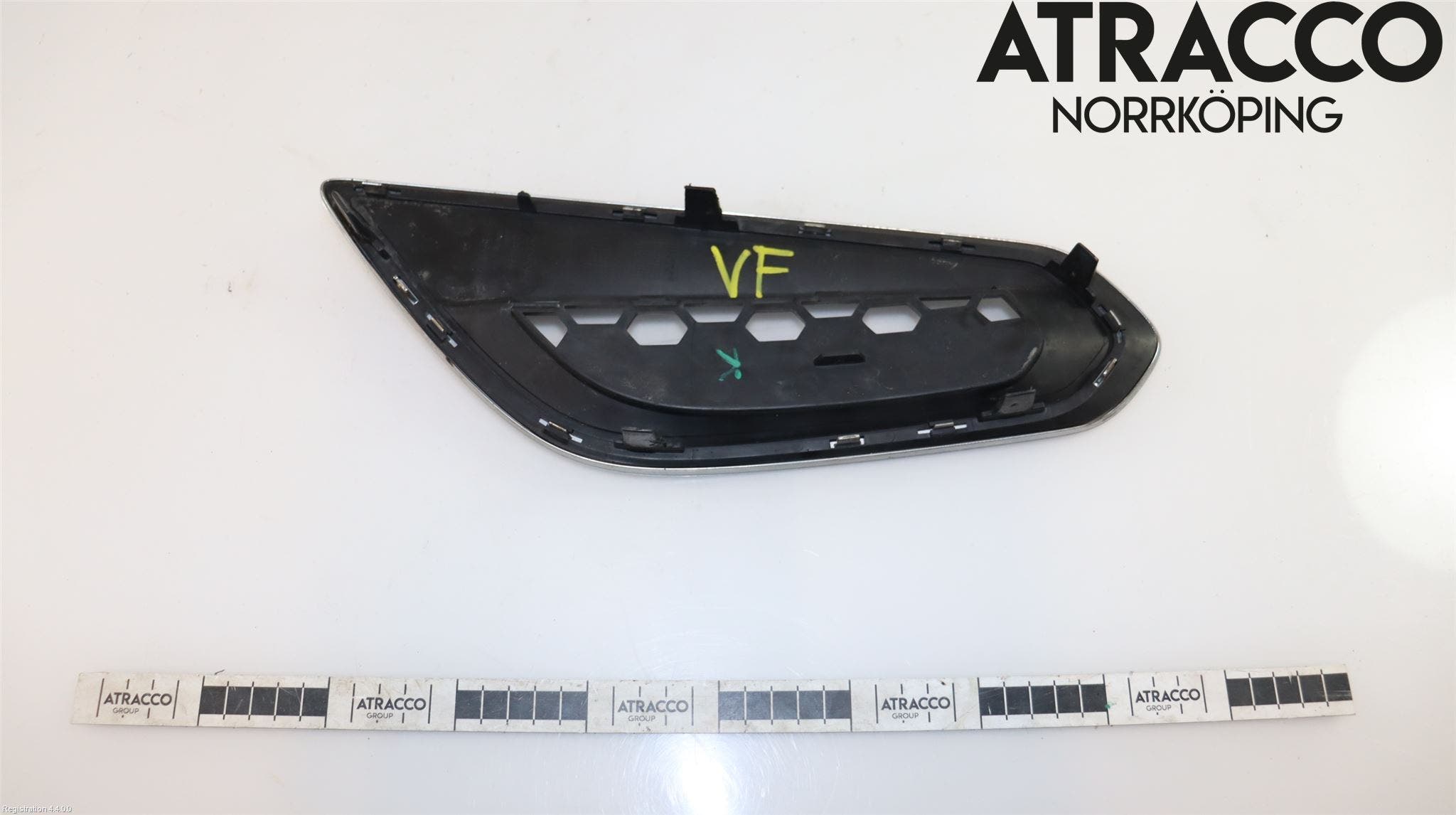 Volvo V60 11-13 Grilldel Vänster