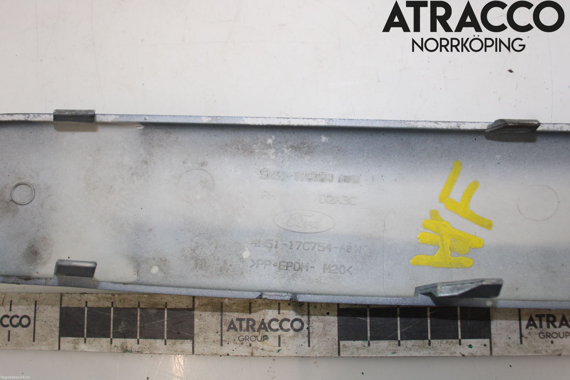 Ford FOCUS     04-07 Stötfångarlist Fram