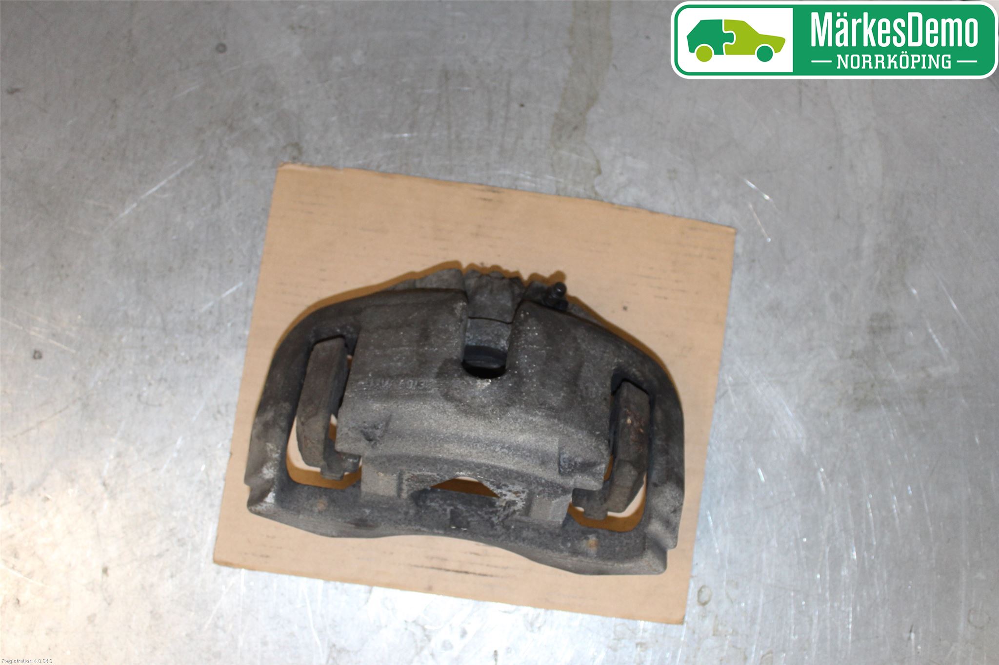 BMW 5 F10/F11/F18 09-17 Bromsok Fram Höger