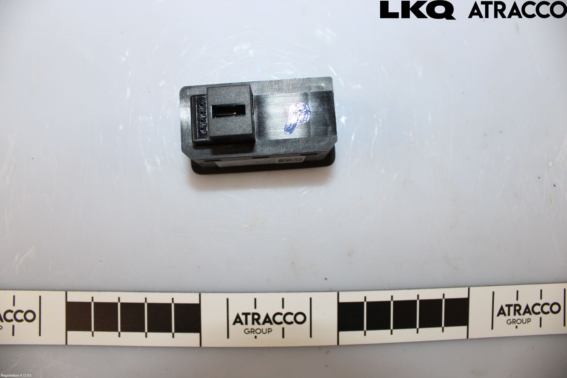 Audi Q4 E-TRON FZ 22- Strömställare Baklucka