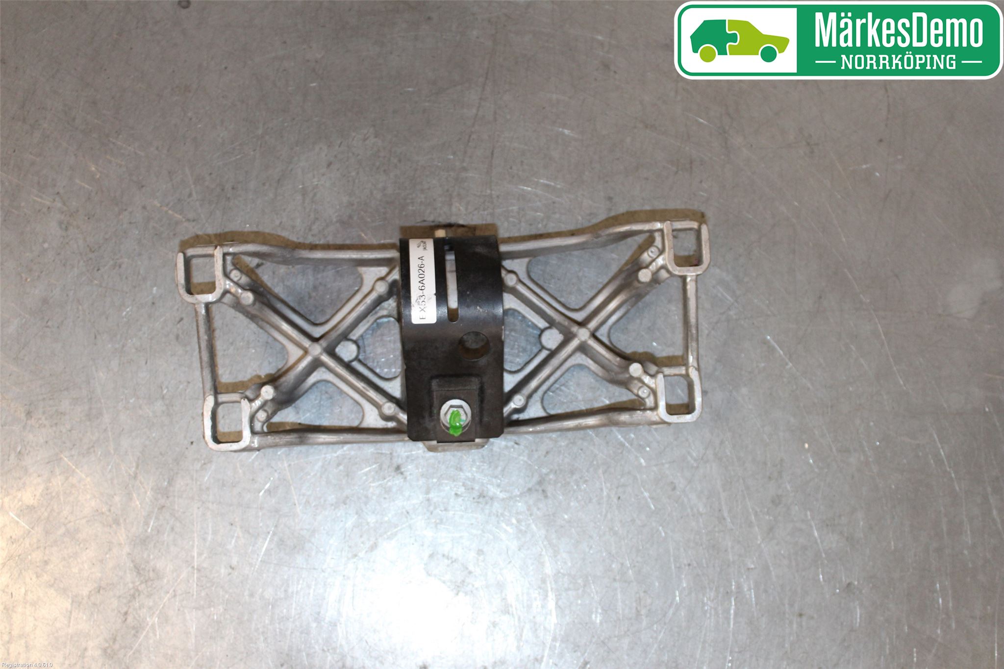 Jaguar F-TYPE Växellådsbalk