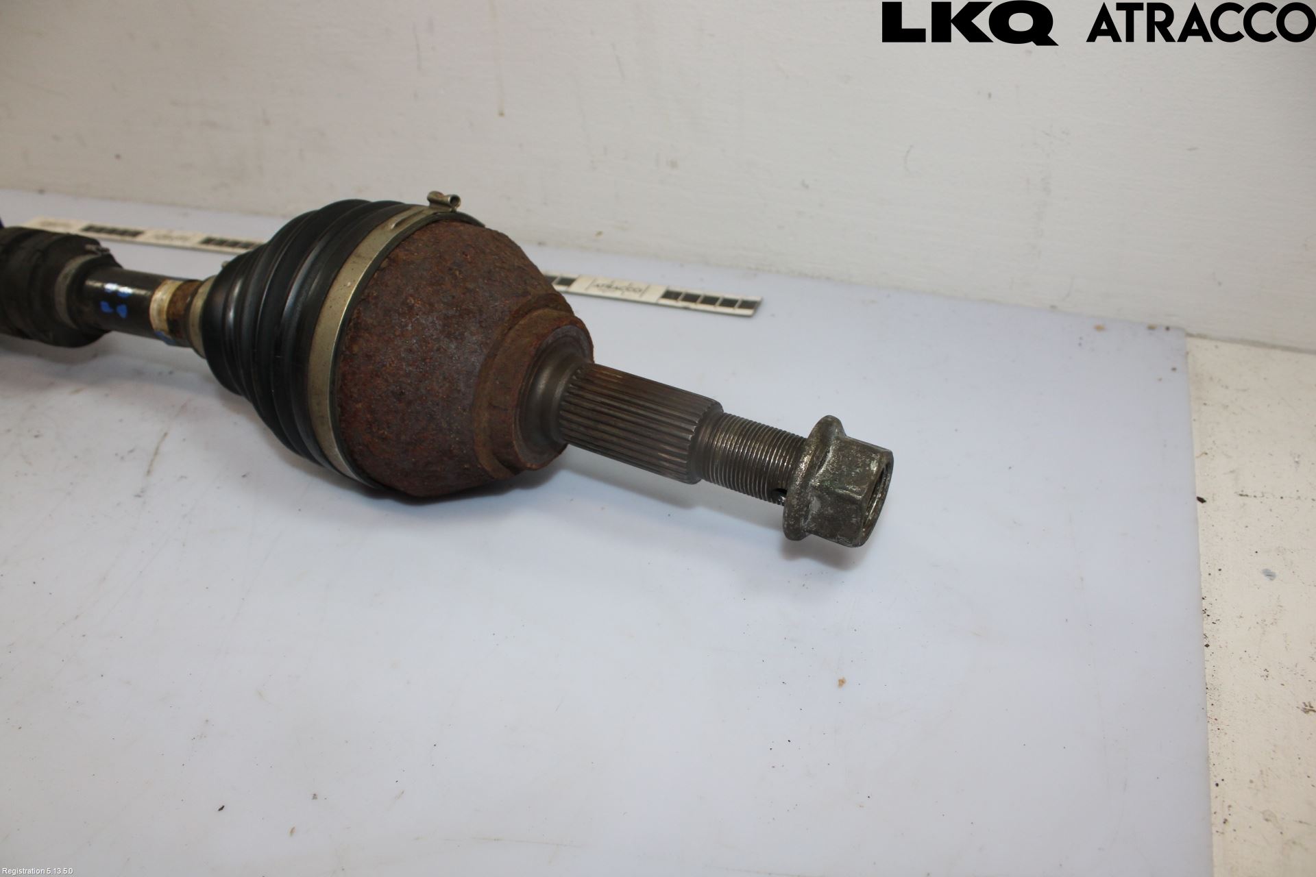 Nissan QASHQAI+2  10-14 Drivaxel Fram Vänster