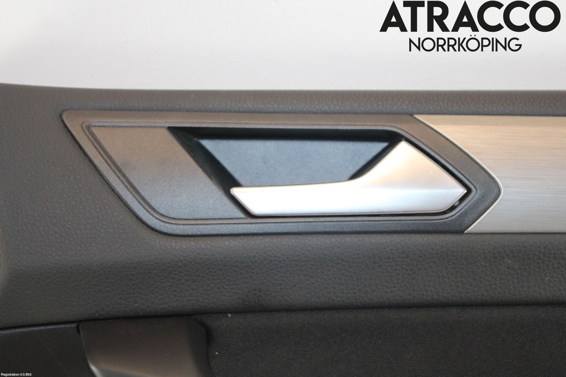 Volkswagen VW TOURAN 16- Dörrklädsel Hö