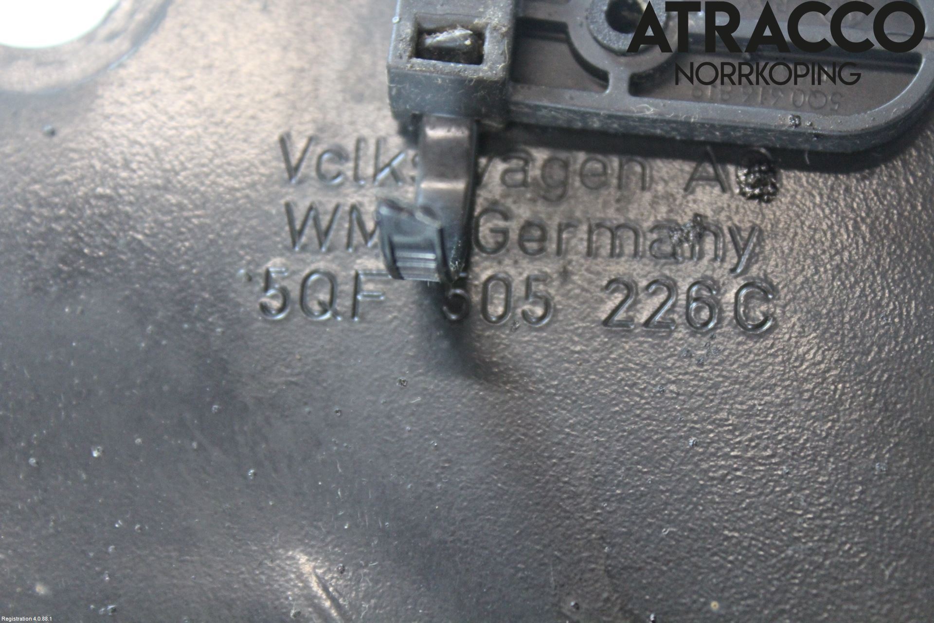 Audi Q3 F3 19- Bärarm Bak Höger