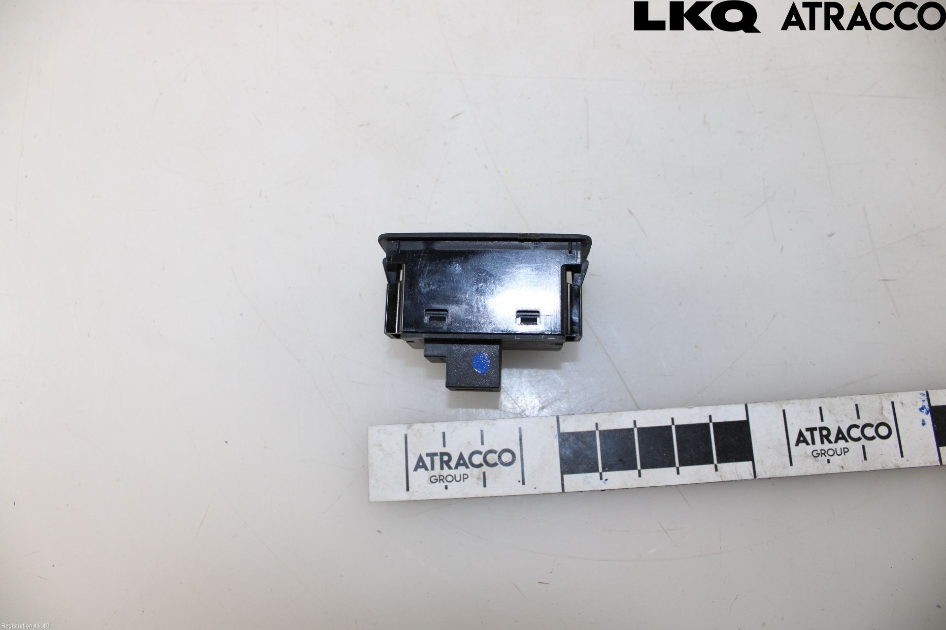 Audi A6 F2/C8 19- Strömställare Baklucka
