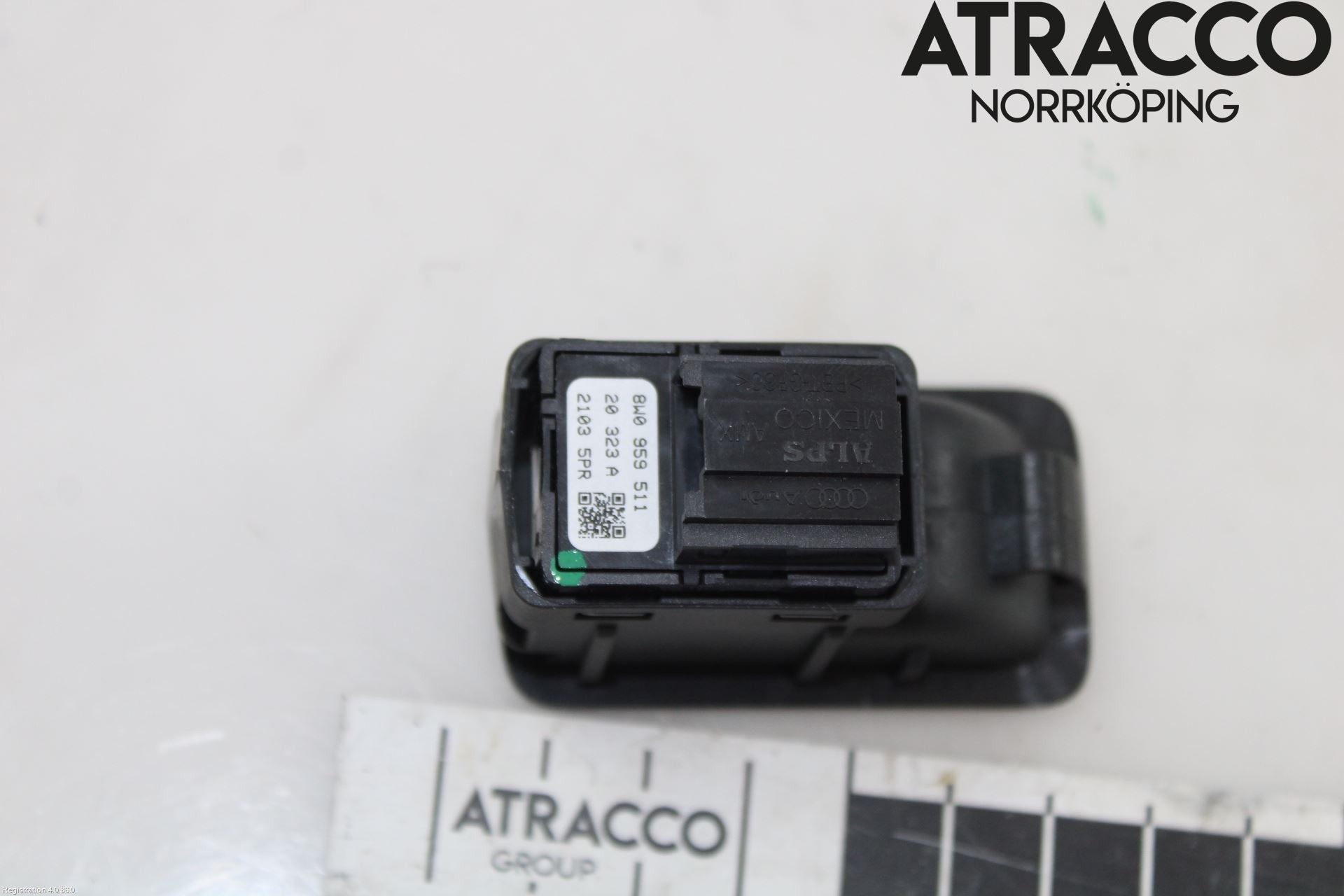 Audi Q3 F3 19- Strömställare Dragkrok