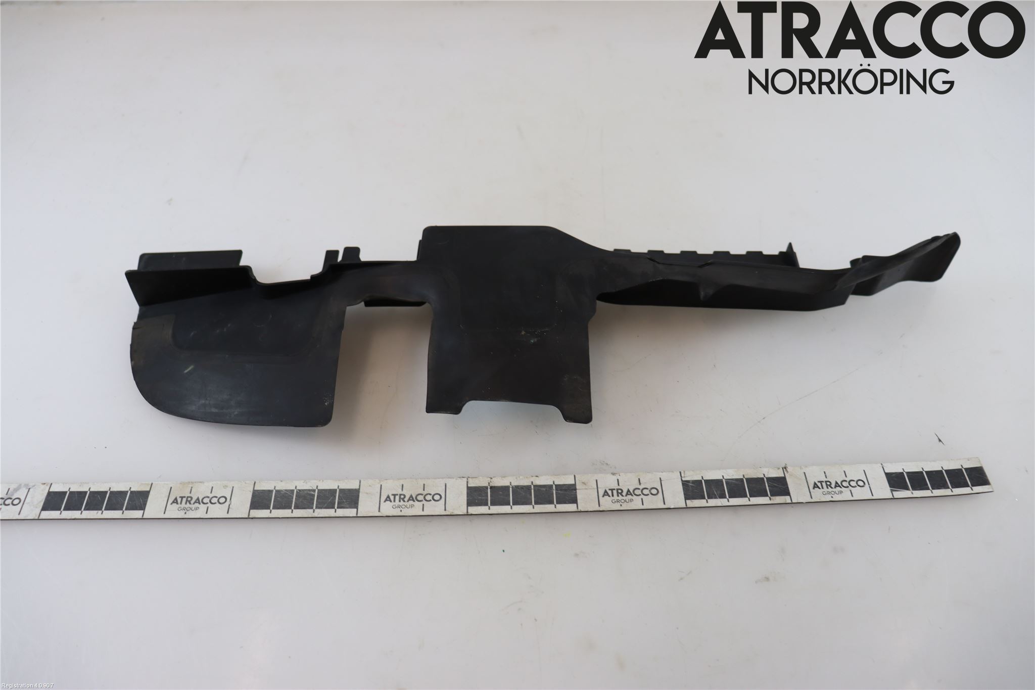 Audi A4/S4 01-05 Deflektor Plåt-Plast Kylning