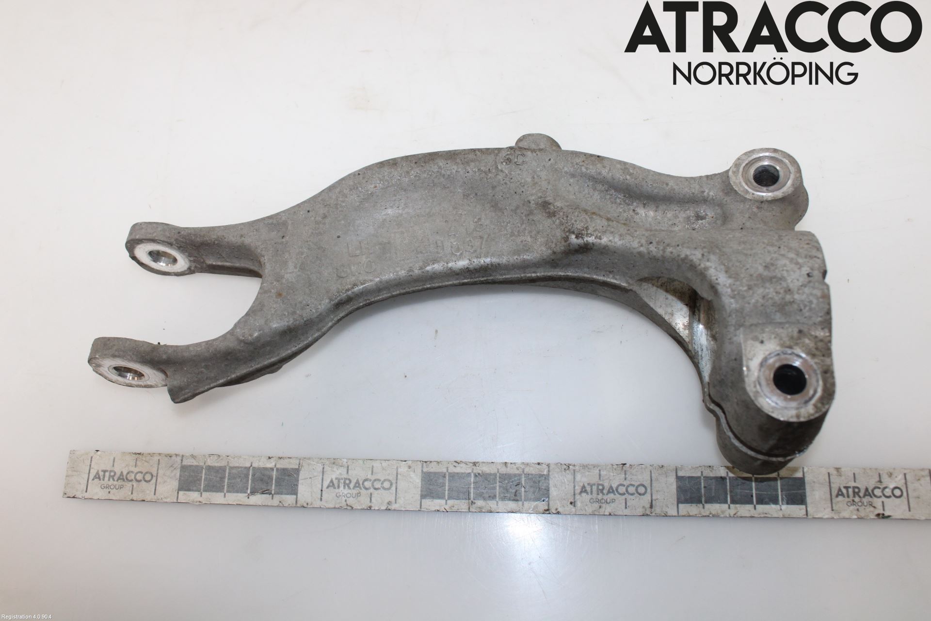 Audi A4/S4 B9 20- Fjäderbenslager Fram