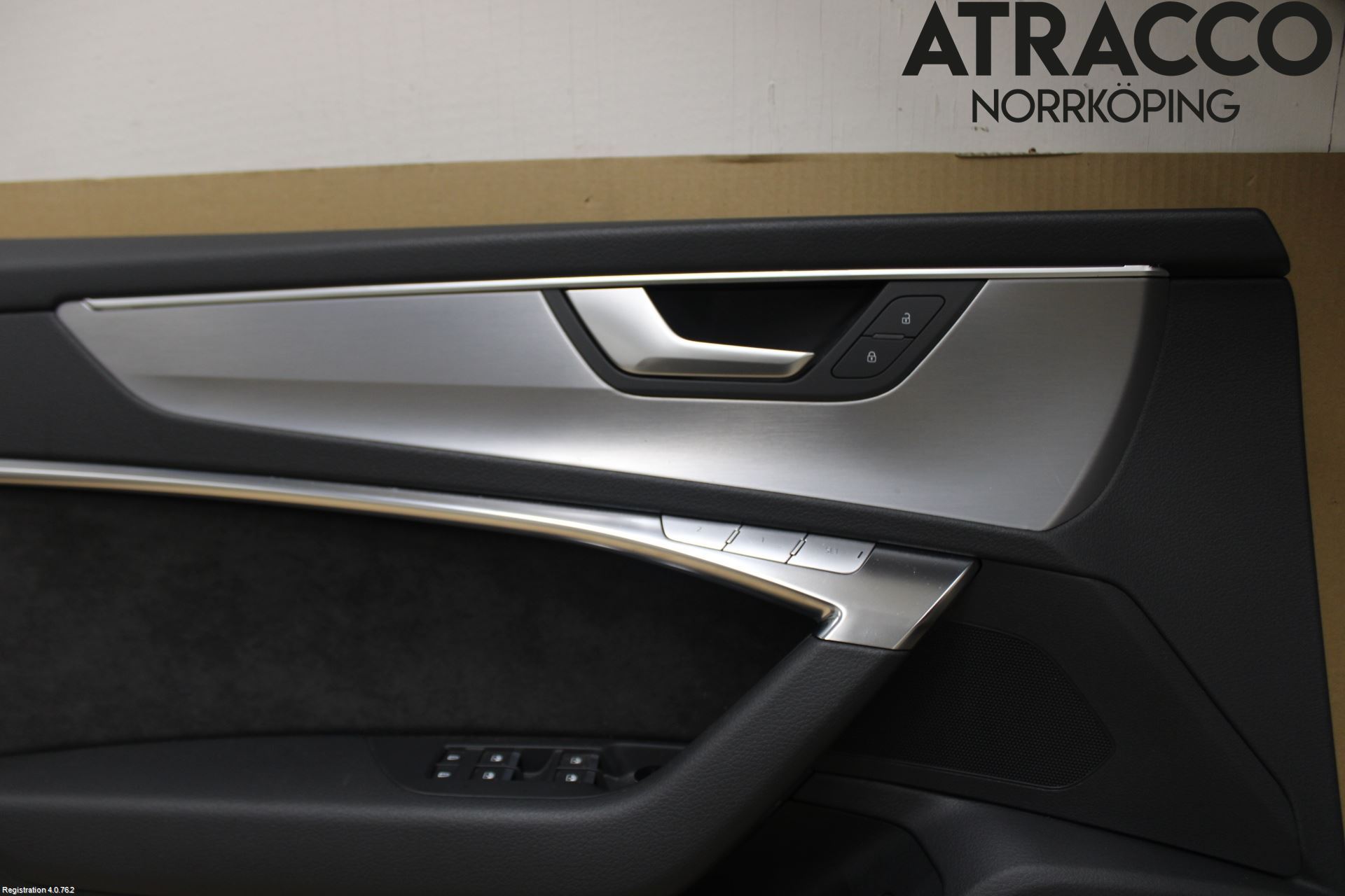 Audi A6 F2/C8 19- Dörrklädsel Vä