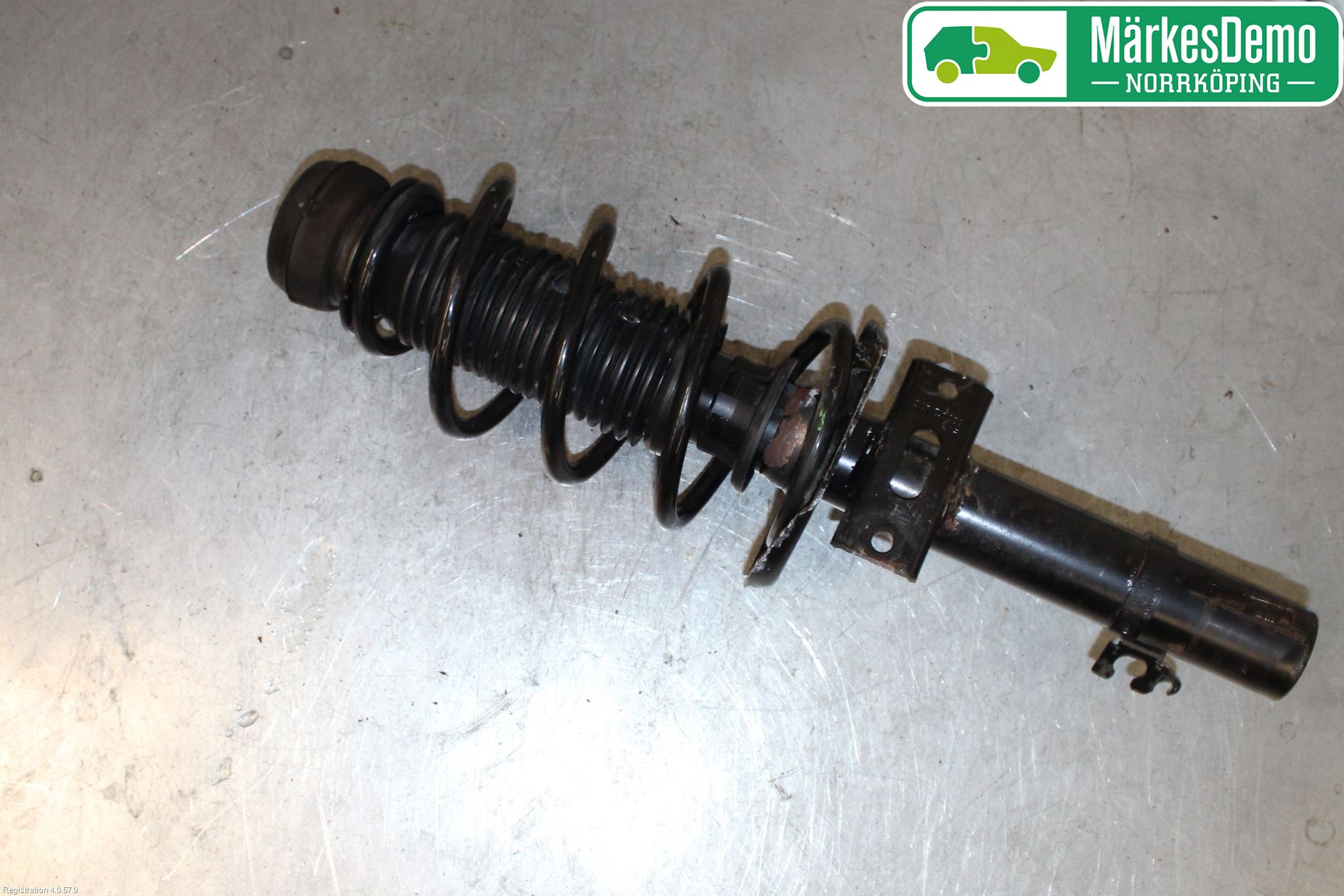 Volkswagen VW POLO 10-17 Fjäderben Fram Höger