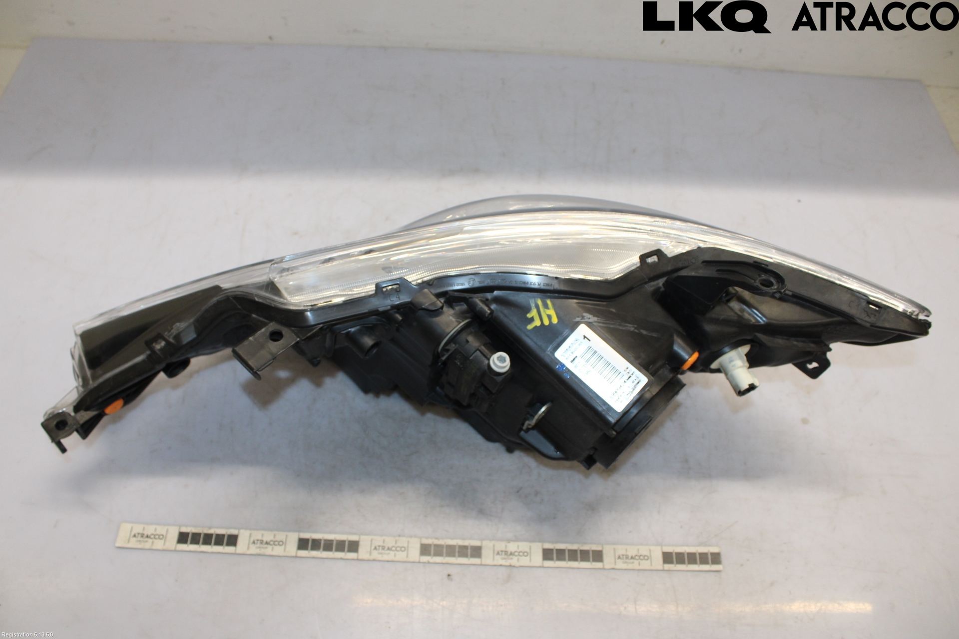 Toyota AURIS 13-19 Strålkastare Höger