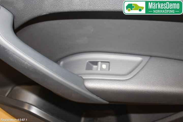 Audi Q5/SQ5 17- Dörrklädsel Hö