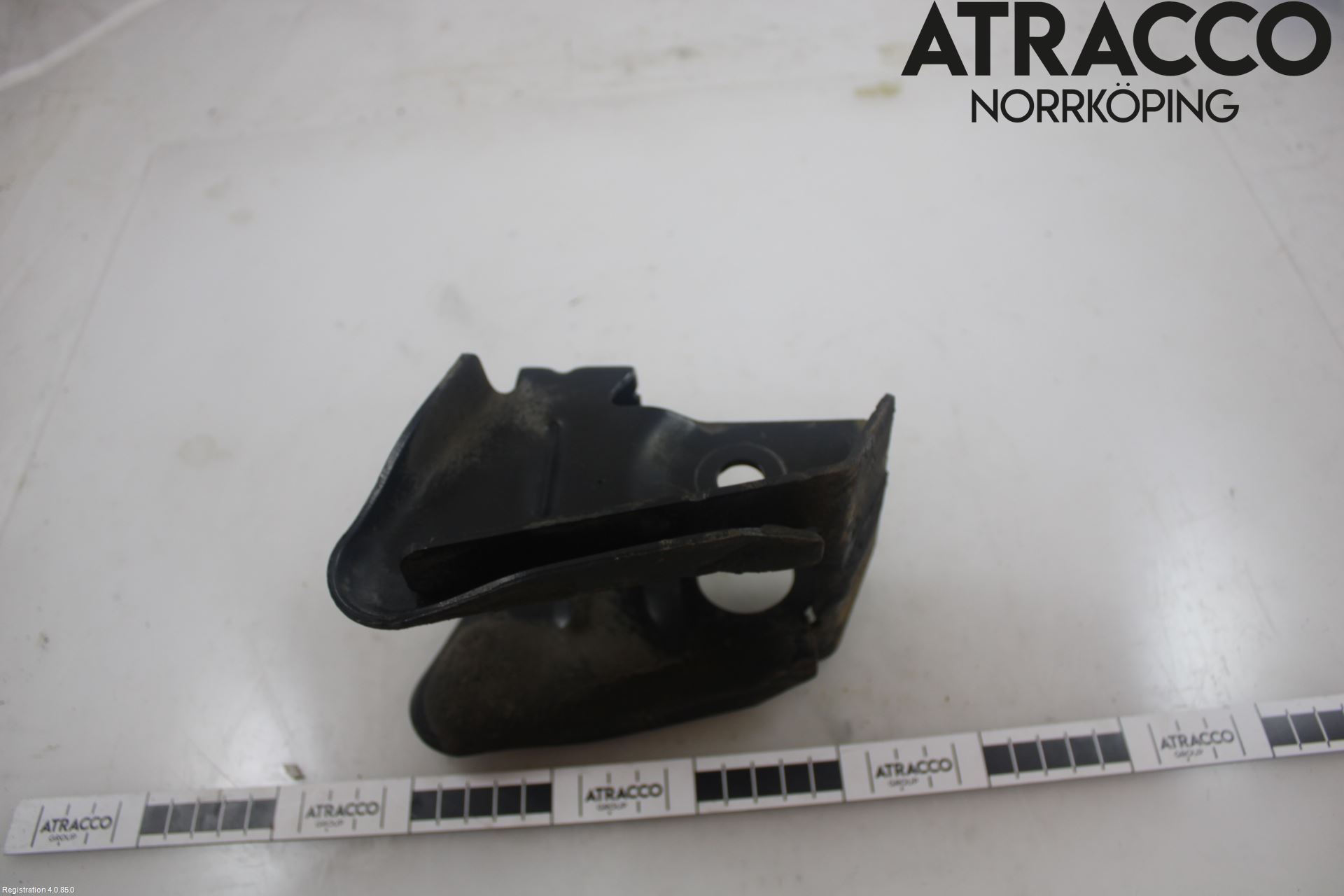 Renault TRAFIC/E-TECH 15- Bakaxel Fäste