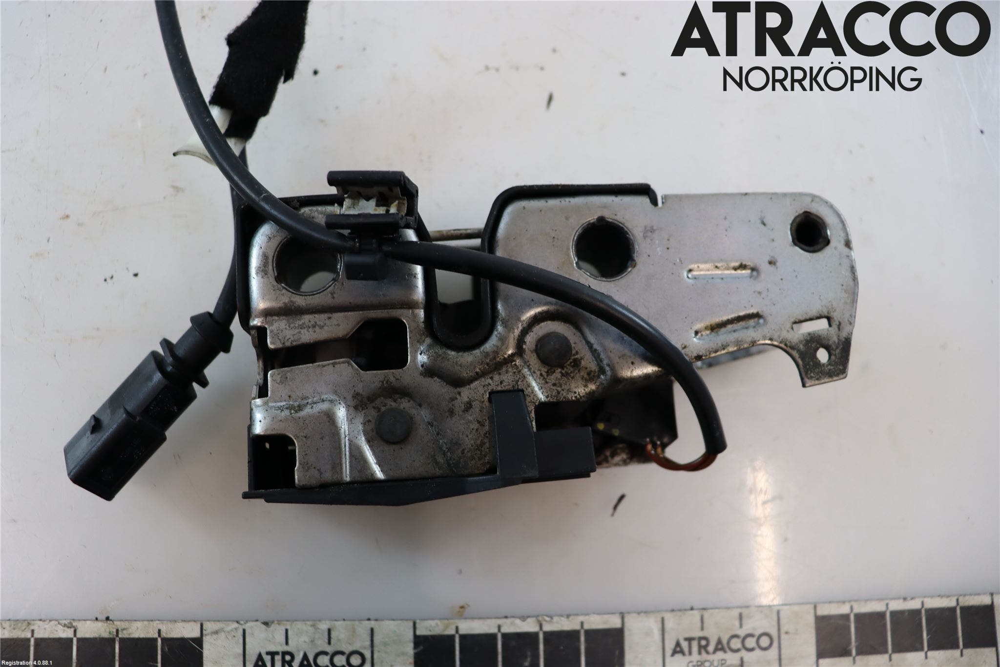 Volkswagen VW PASSAT 05-11 Huvlås