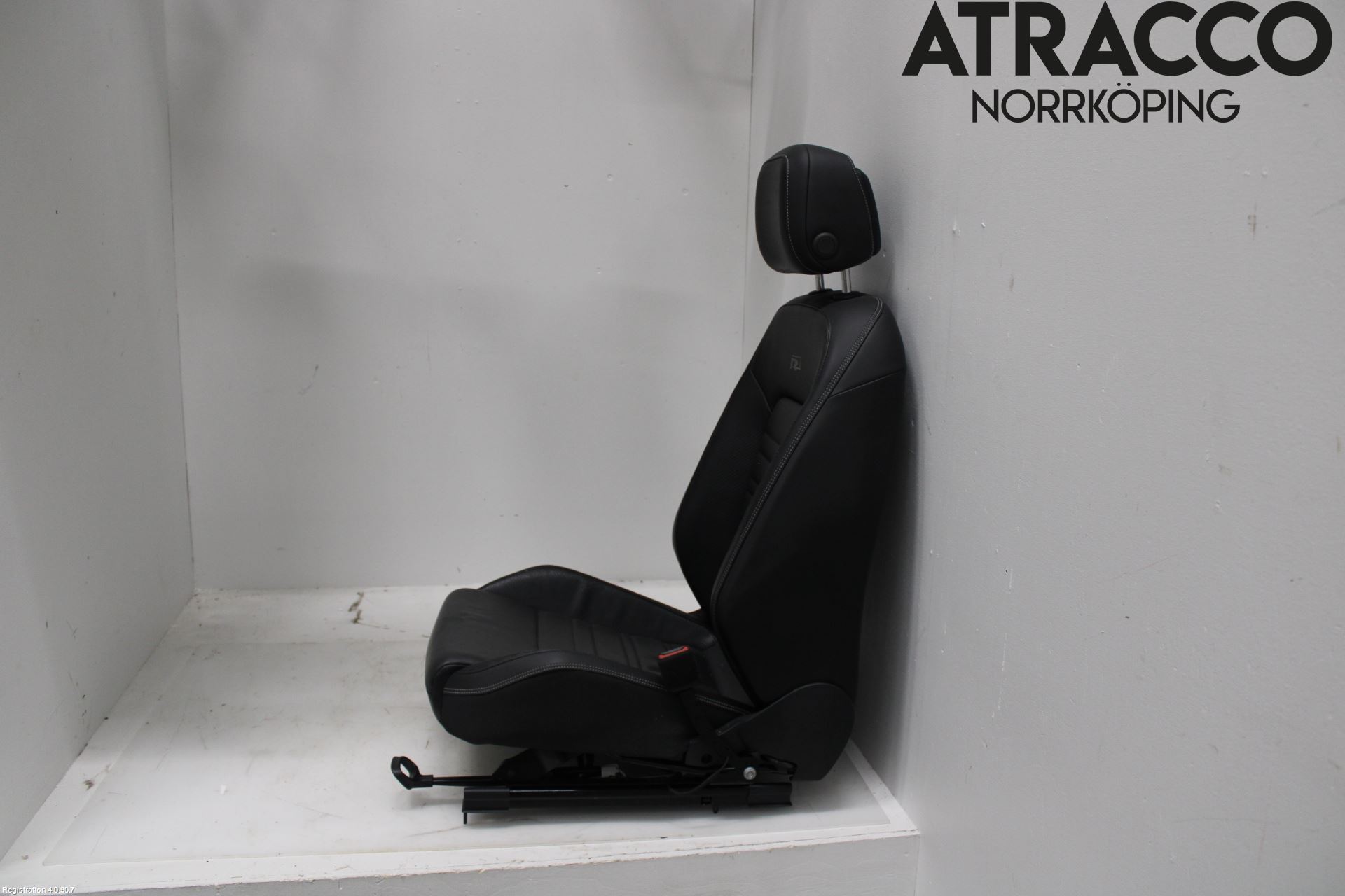 Volkswagen VW PASSAT 20-24 Inredning Stol Fram Hö