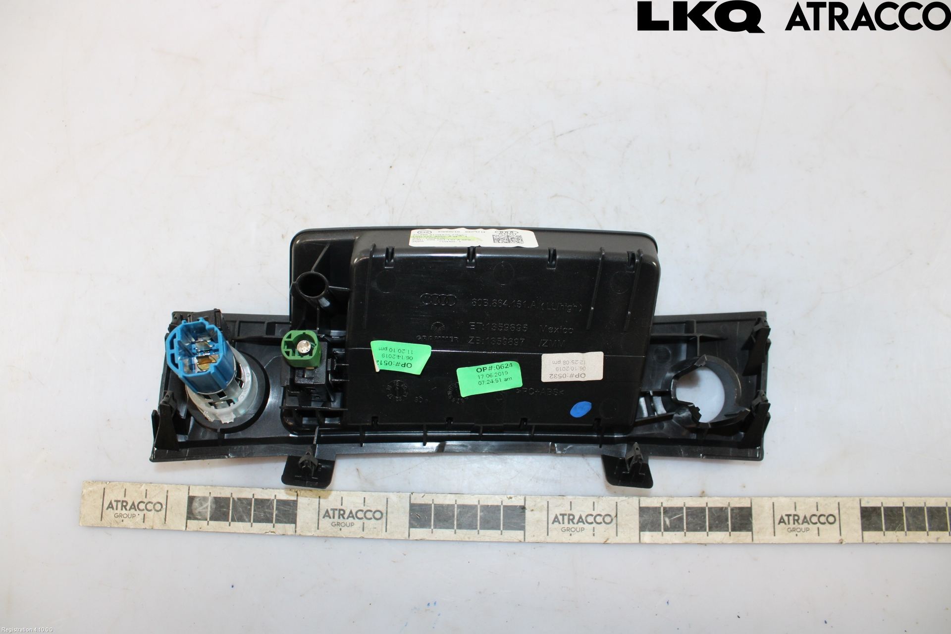 Audi Q5/SQ5 17- Instrumentbräda Förvaringsfack