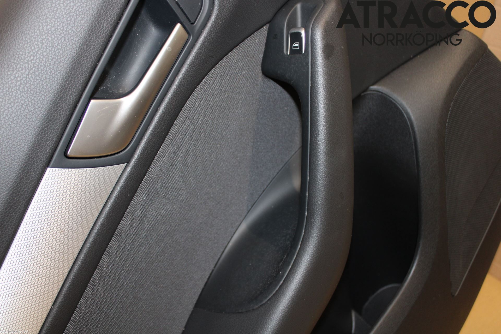 Audi Q5 09-16 Dörrklädsel Vä