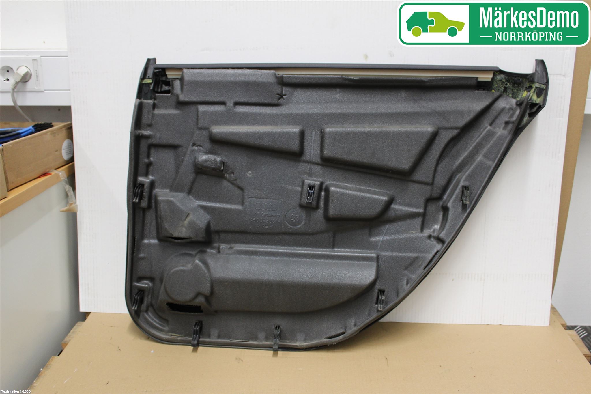 Audi A6/S6     97-05 Dörrklädsel Vä