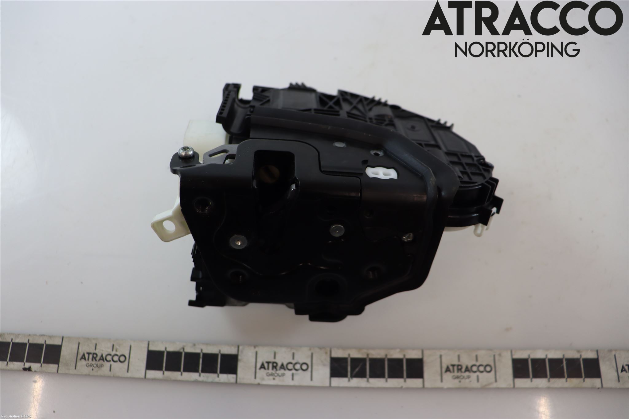 Audi A4/S4 B9 20- Låskista-Dörrlås