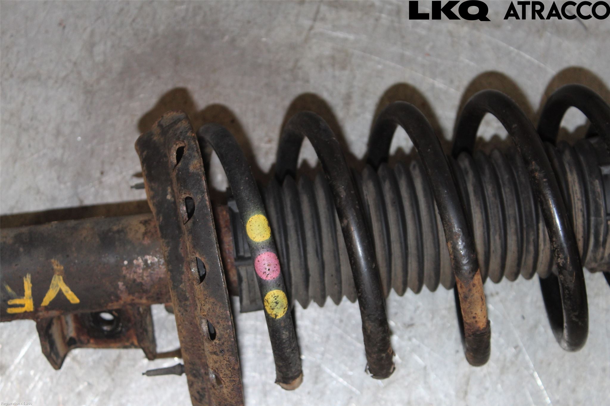 Volvo V70 08-13 Fjäderben Fram Vänster