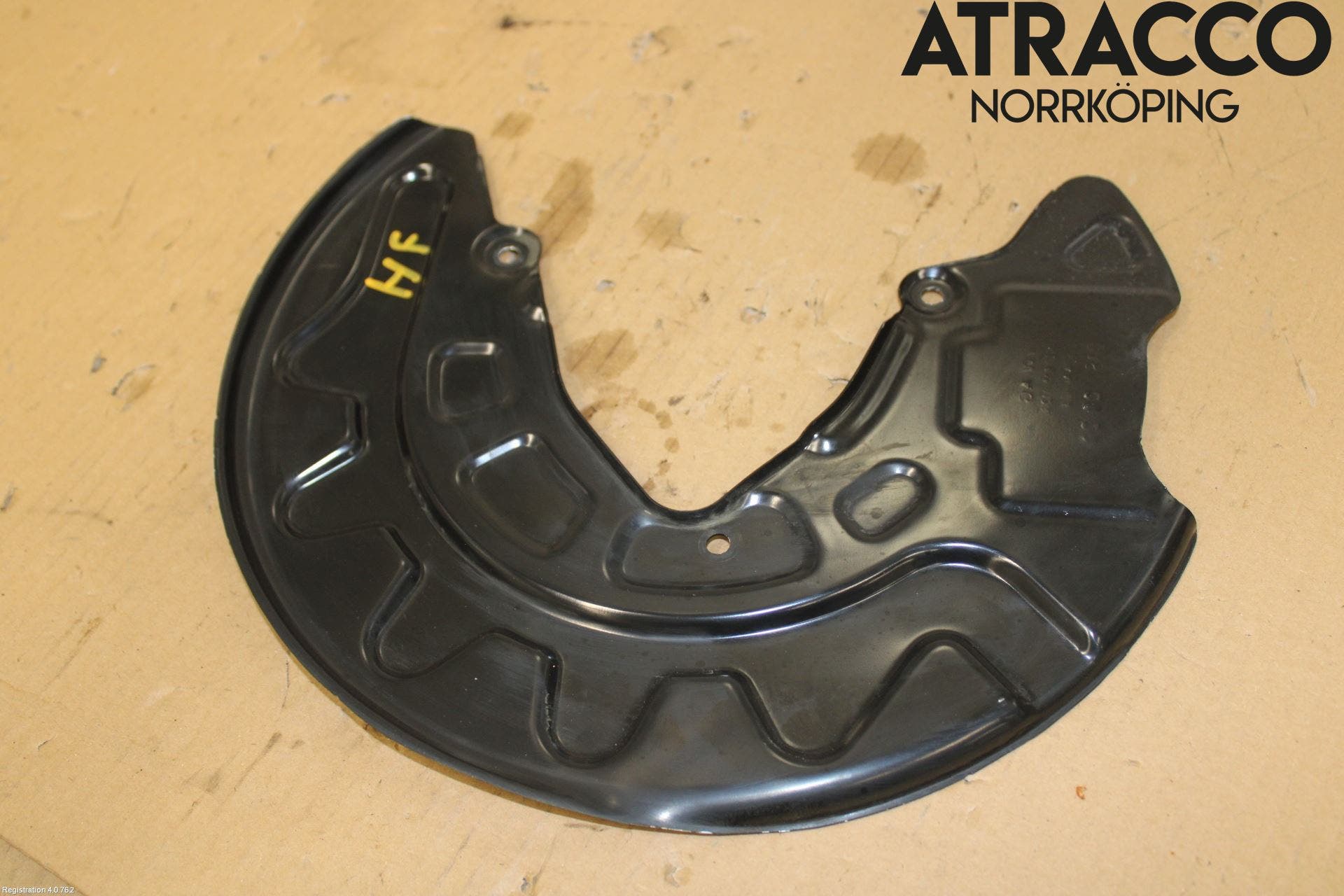 Volkswagen VW PASSAT 20-24 Bromssköld Fram