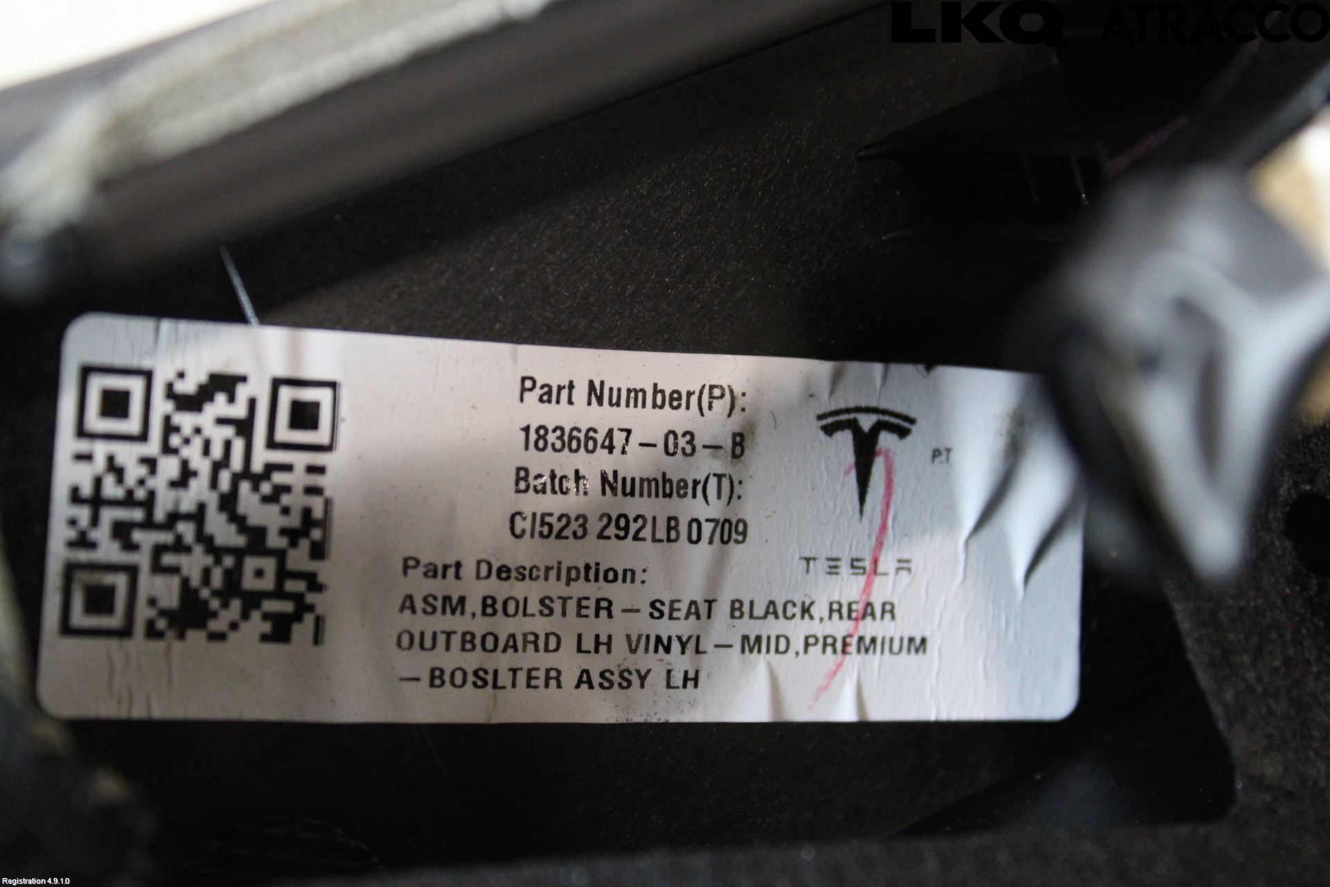 Tesla MODEL 3 17- Inredning Ryggdyna Bak