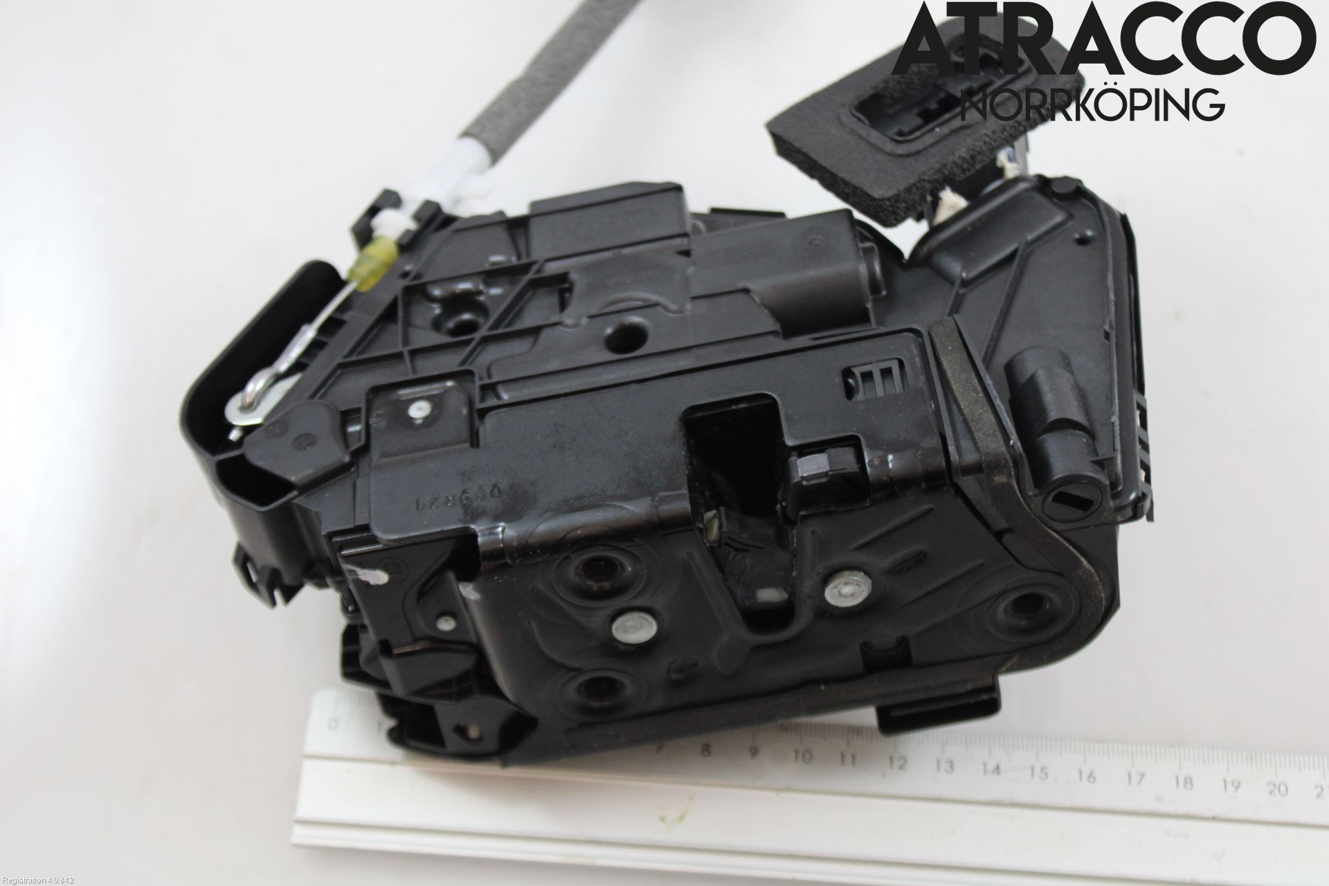 Volkswagen VW ARTEON 17- Låskista-Dörrlås