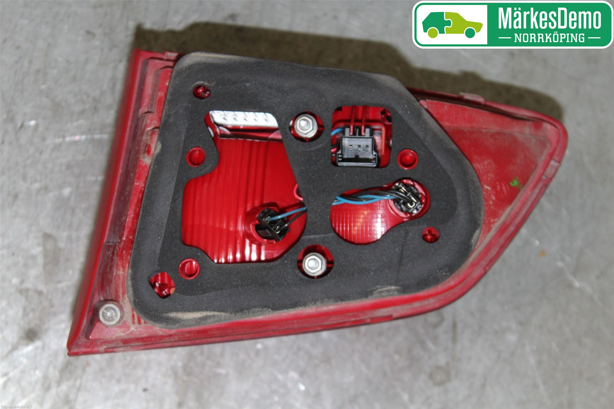 Volkswagen VW PASSAT 11-14 Bakljus Lucka Vä