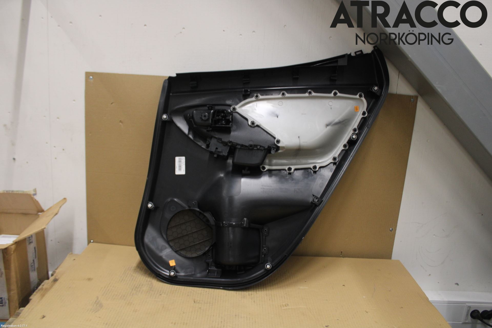 Toyota YARIS XP21 20- Dörrklädsel Vä