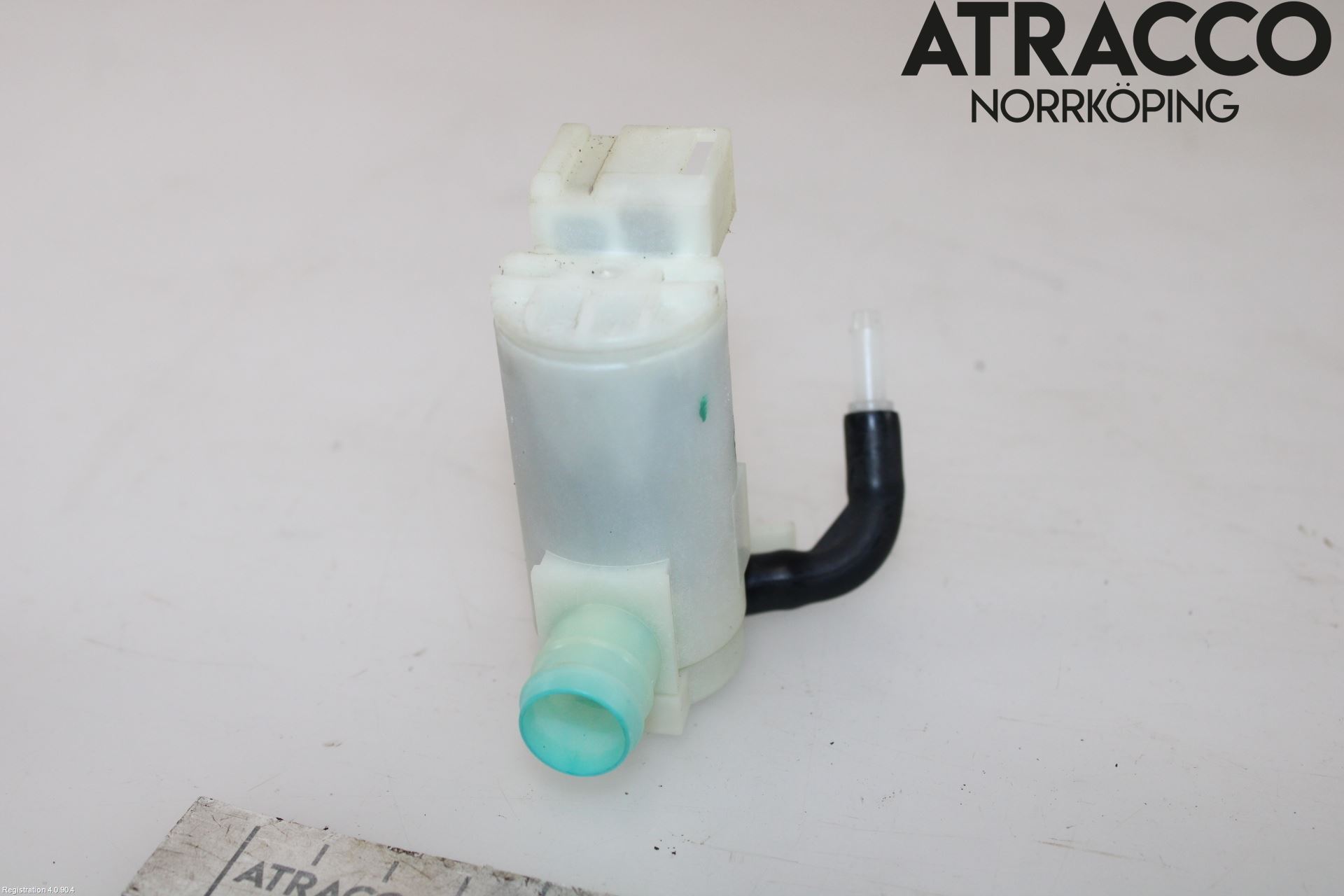Nissan ALMERA    96-00 Spolarpump Vindruta