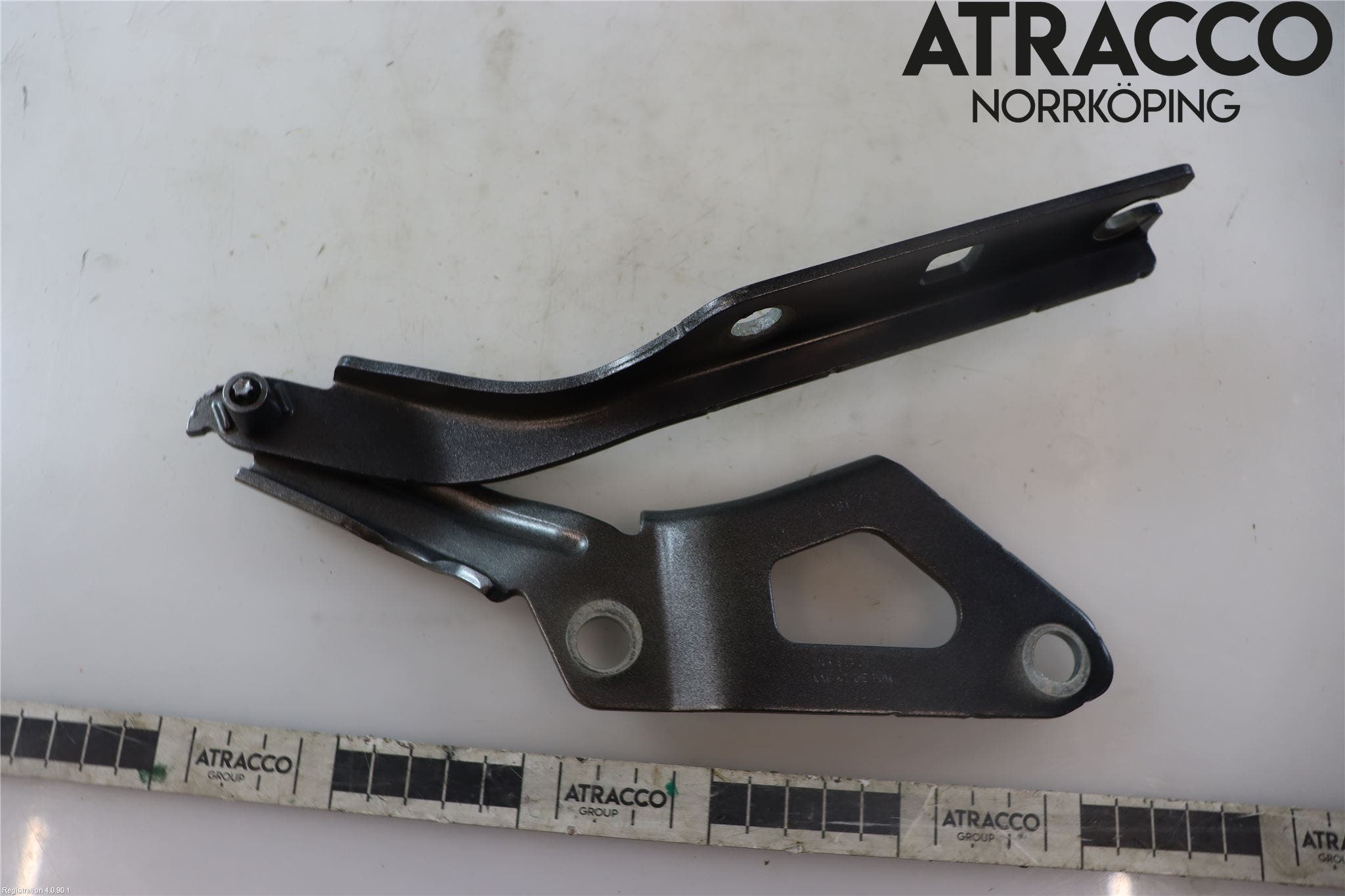 Volkswagen VW TIGUAN 16-24 Huvgångjärn