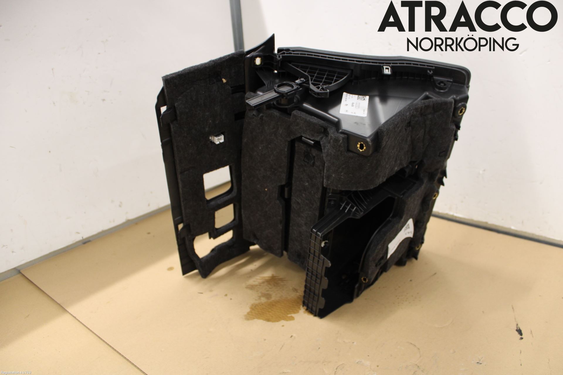 Audi Q2/SQ2 17- Handskfack